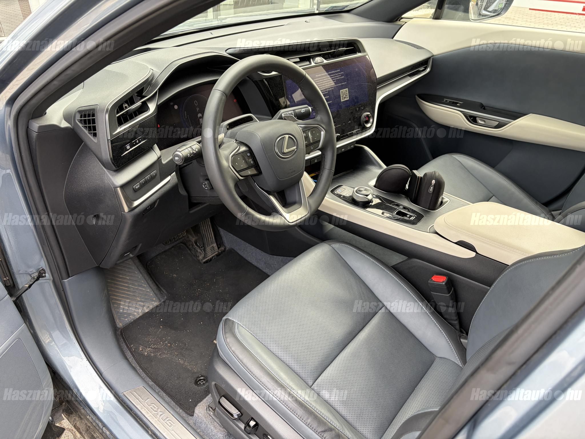 LEXUS RZ 450e Prestige Top