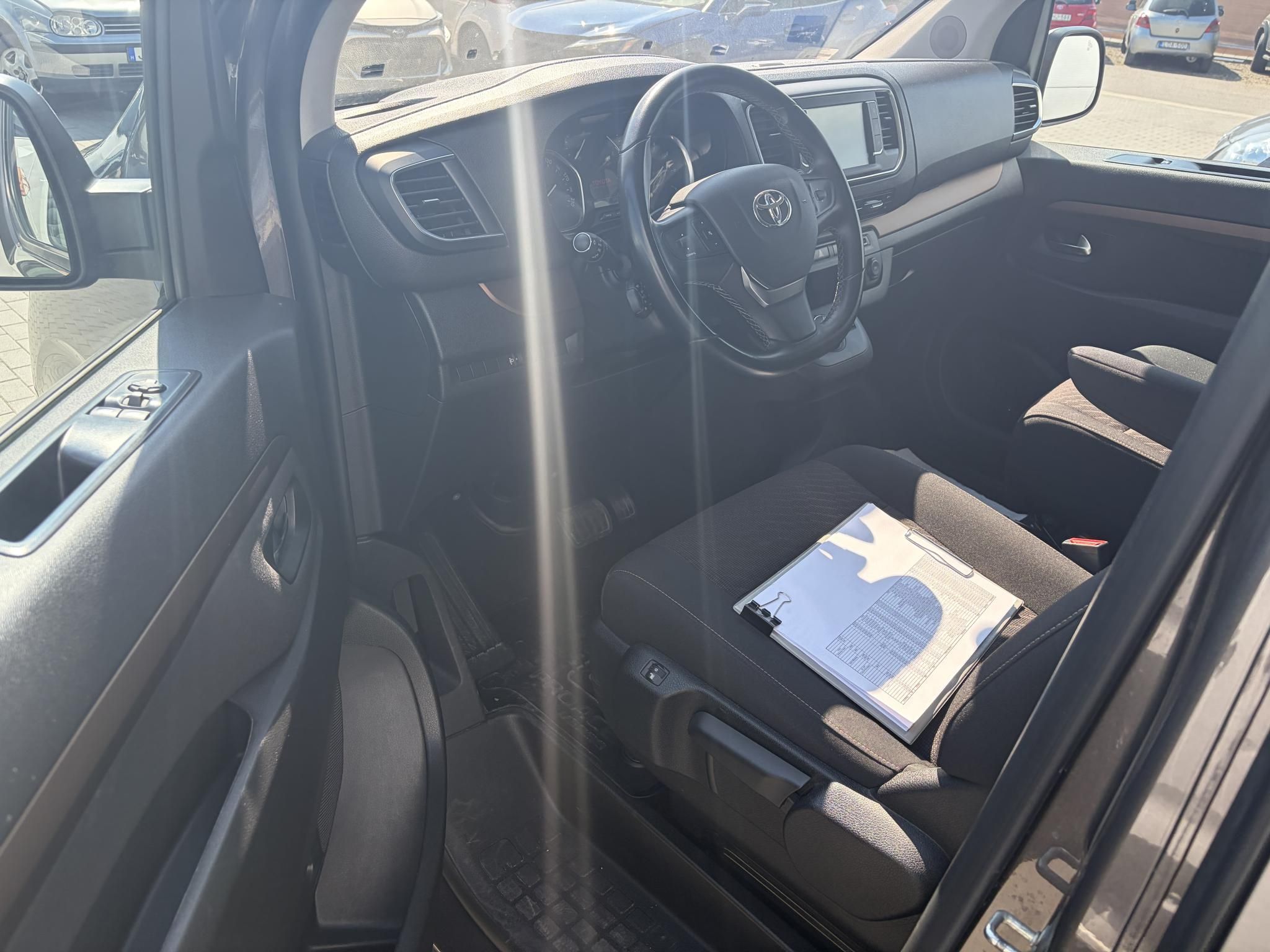 TOYOTA PROACE 2.0 D-4D Family Professional - L1H1 (Automata) (8 személyes ) + 2 év Toyota Minősített Használt Autó Garancia