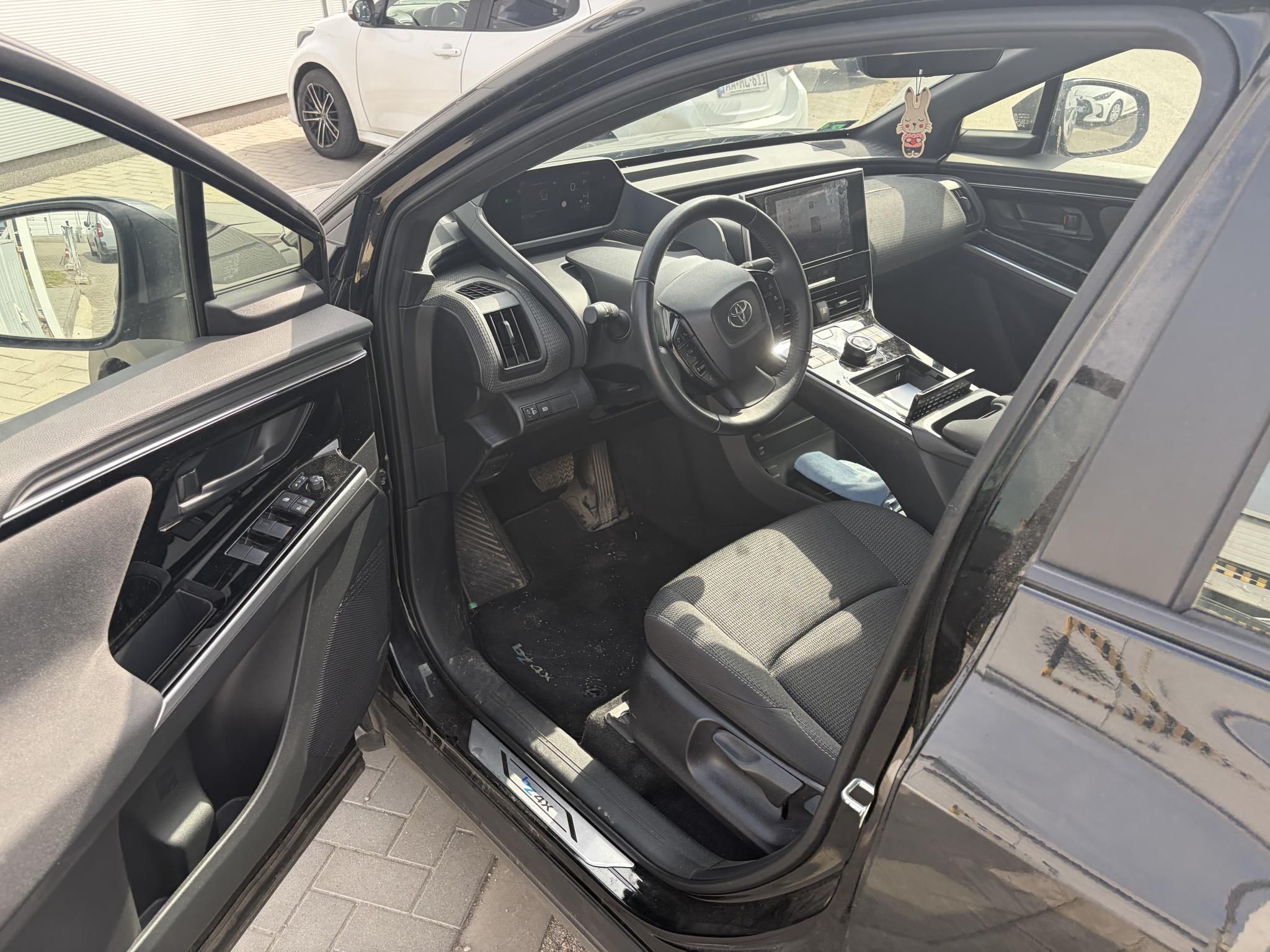 TOYOTA BZ4X Comfort