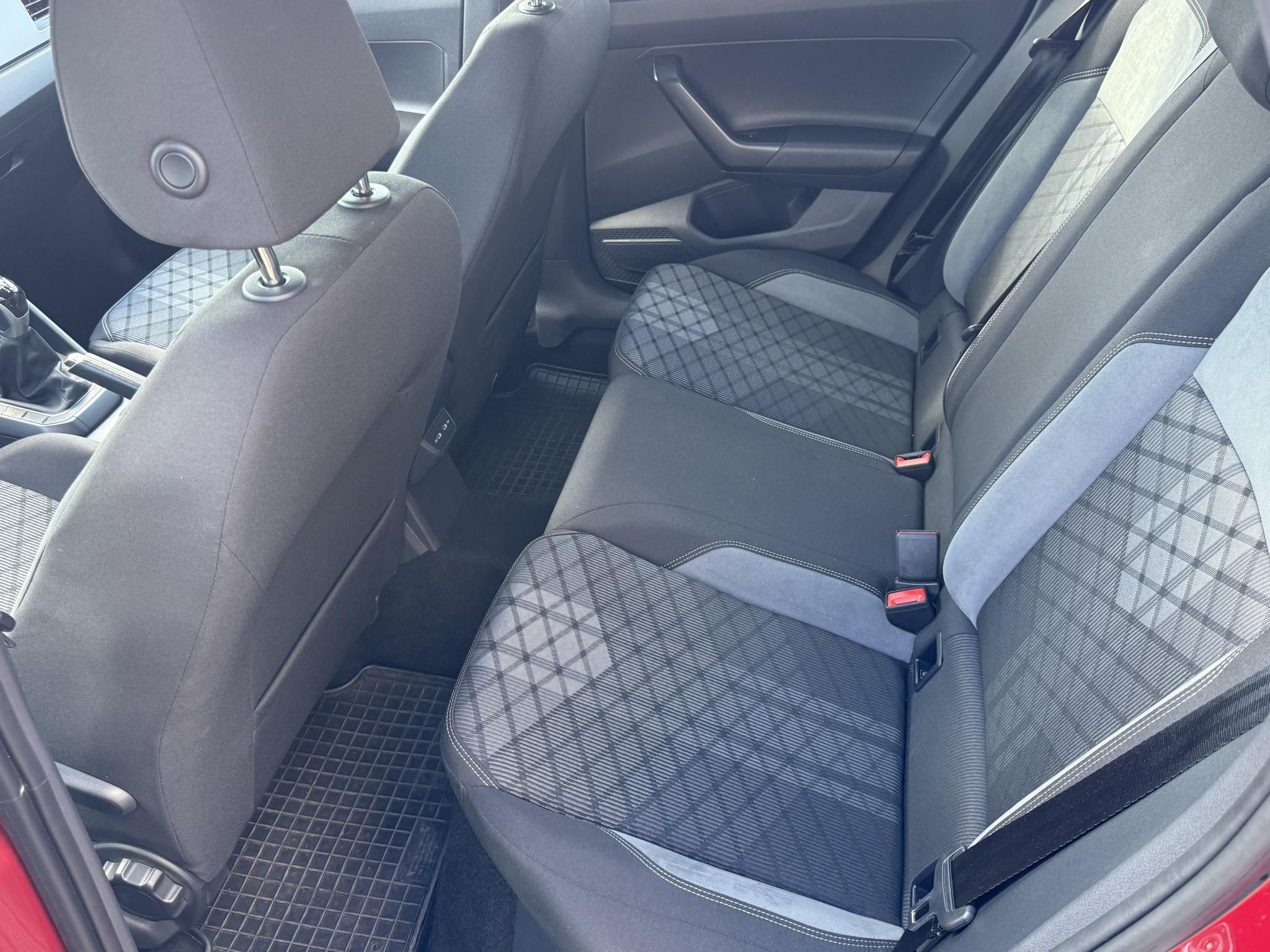 VOLKSWAGEN TAIGO 1.0 TSI R-Line