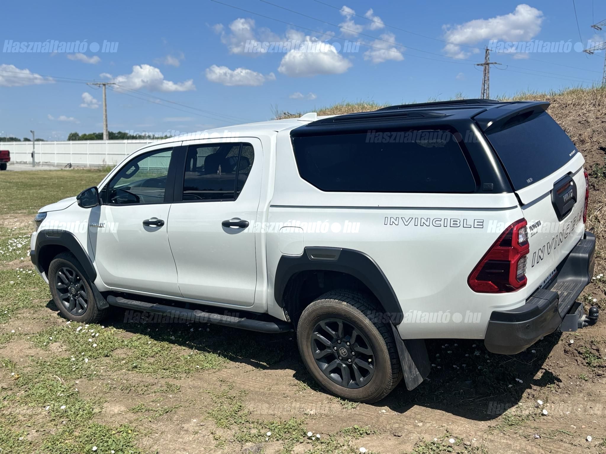 TOYOTA HILUX 2.8 D-4D 4x4 Double Invincible (Automata) ÁFÁS! + 2 év Toyota Minősített Használt Autó Garancia