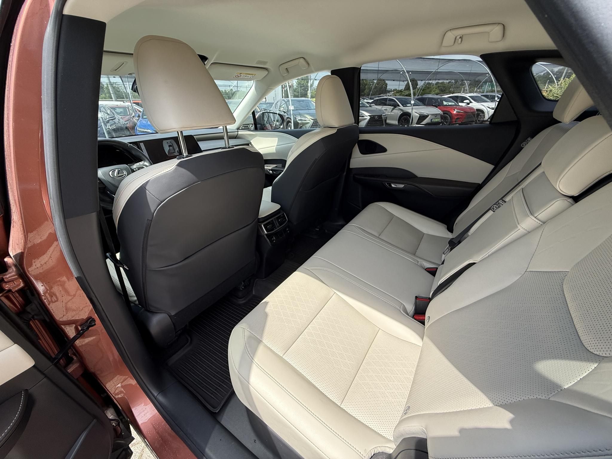 LEXUS RX 450h+ Prestige Plus e-CVT + 2 év Lexus Select Garancia