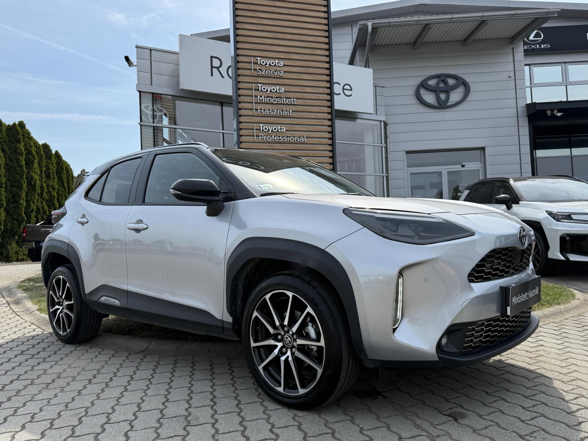 TOYOTA YARIS CROSS 1.5 Hybrid GR Sport e-CVT