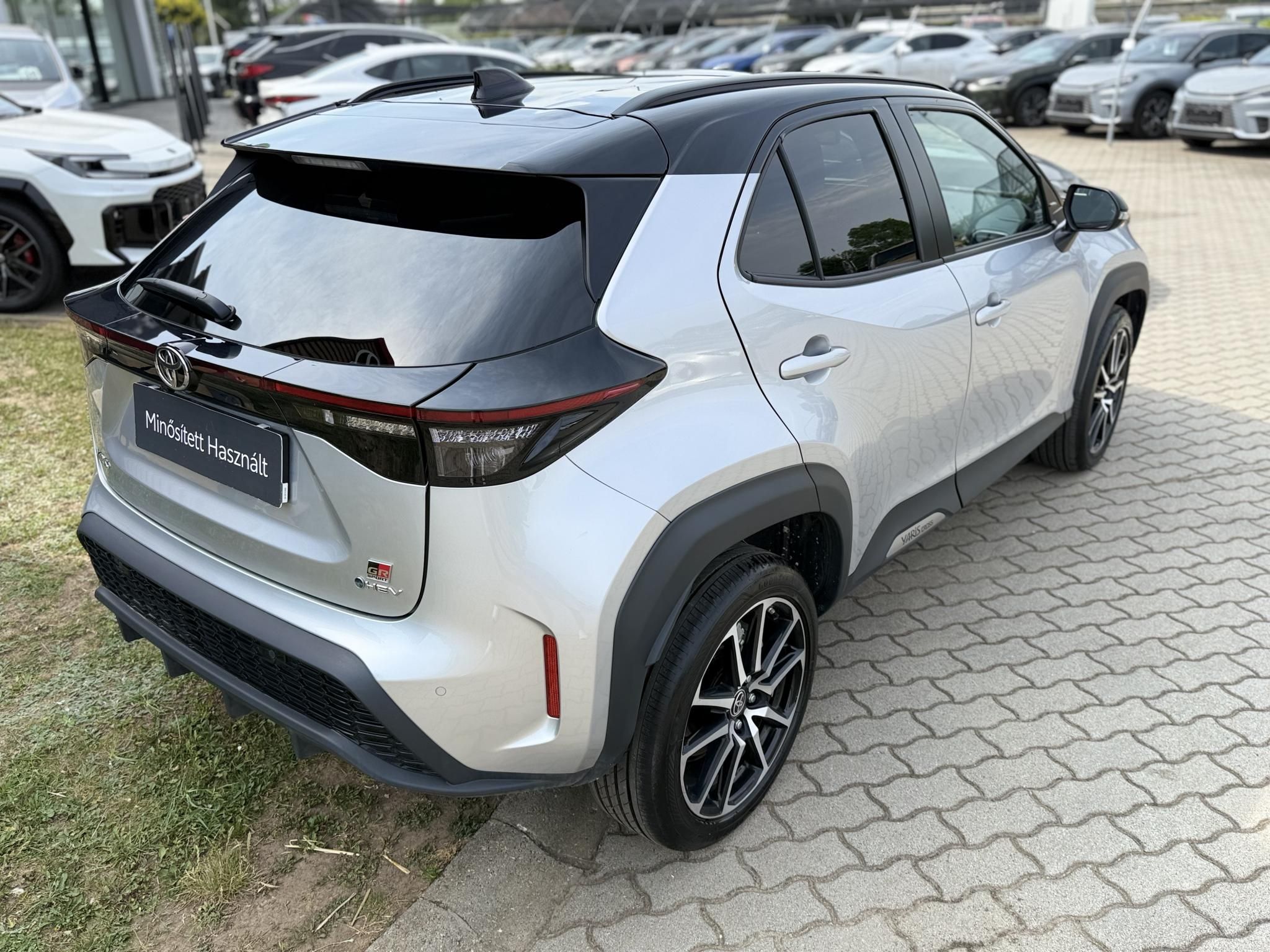 TOYOTA YARIS CROSS 1.5 Hybrid GR Sport e-CVT
