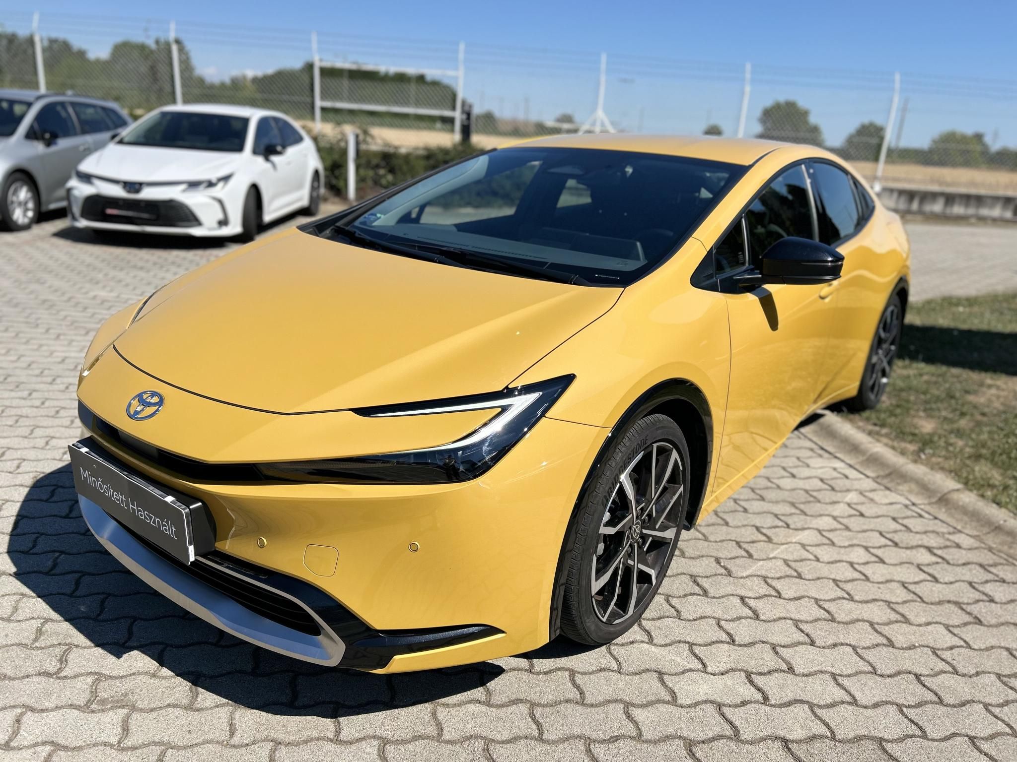 TOYOTA PRIUS 2.0 PHEV Prestige e-CVT + 2 év Toyota Minősített Használt Autó Garancia