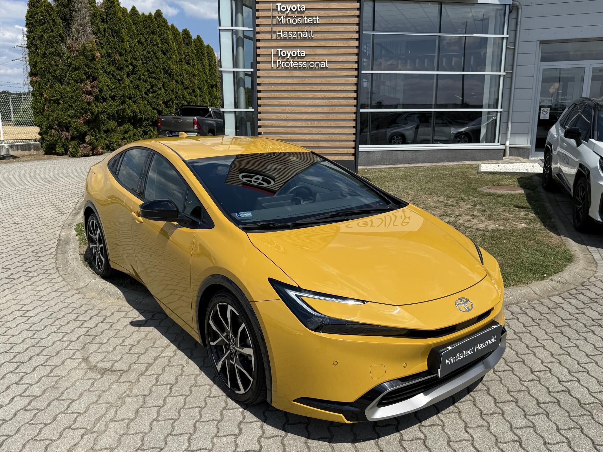 TOYOTA PRIUS 2.0 PHEV Prestige e-CVT + 2 év Toyota Minősített Használt Autó Garancia