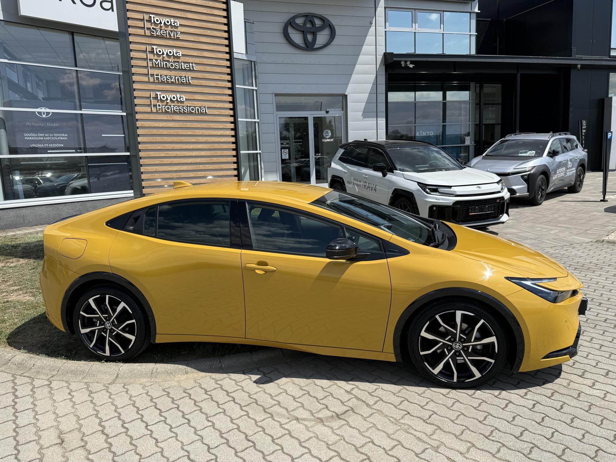 TOYOTA PRIUS 2.0 PHEV Prestige e-CVT + 2 év Toyota Minősített Használt Autó Garancia