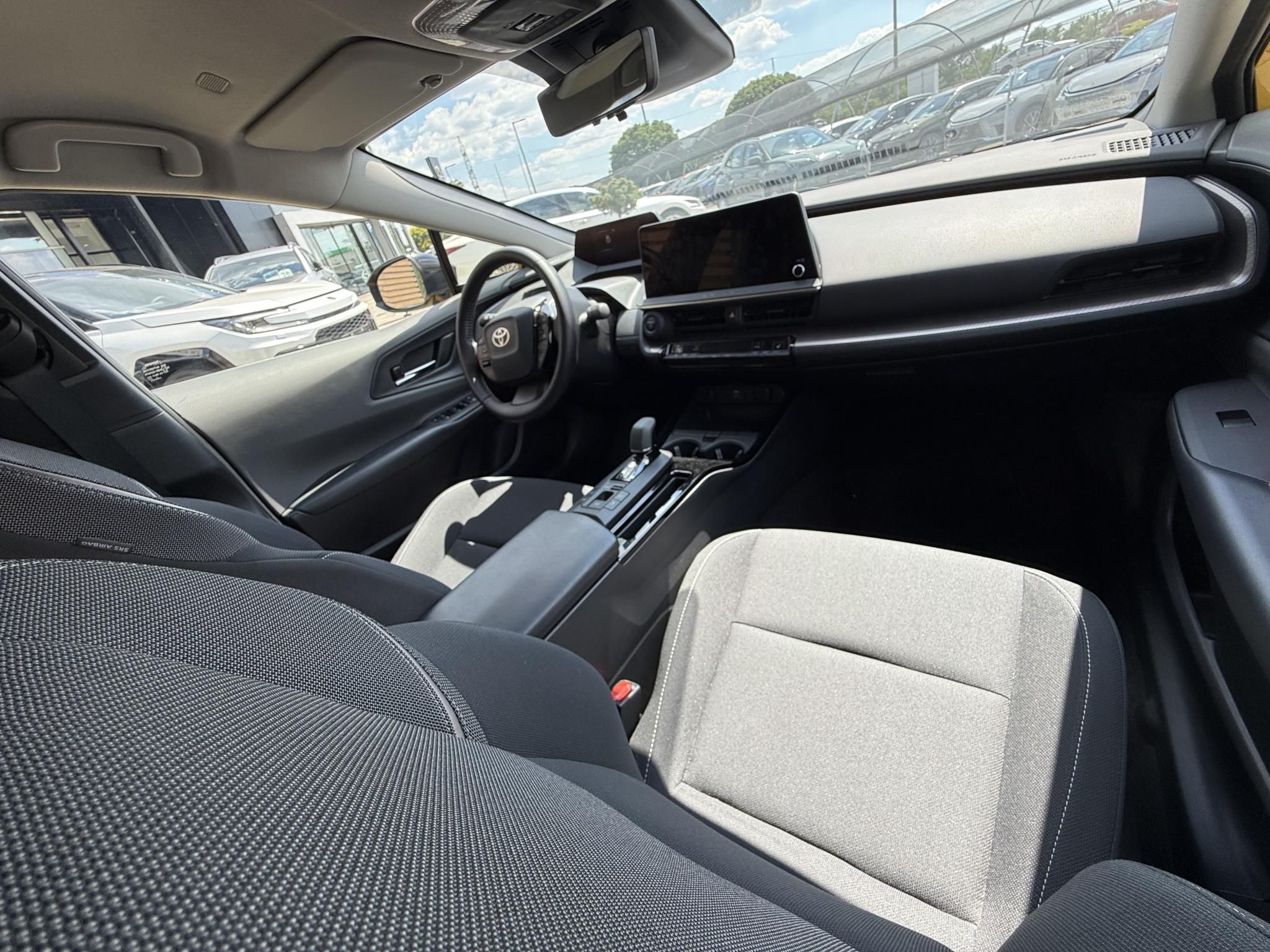 TOYOTA PRIUS 2.0 PHEV Prestige e-CVT + 2 év Toyota Minősített Használt Autó Garancia