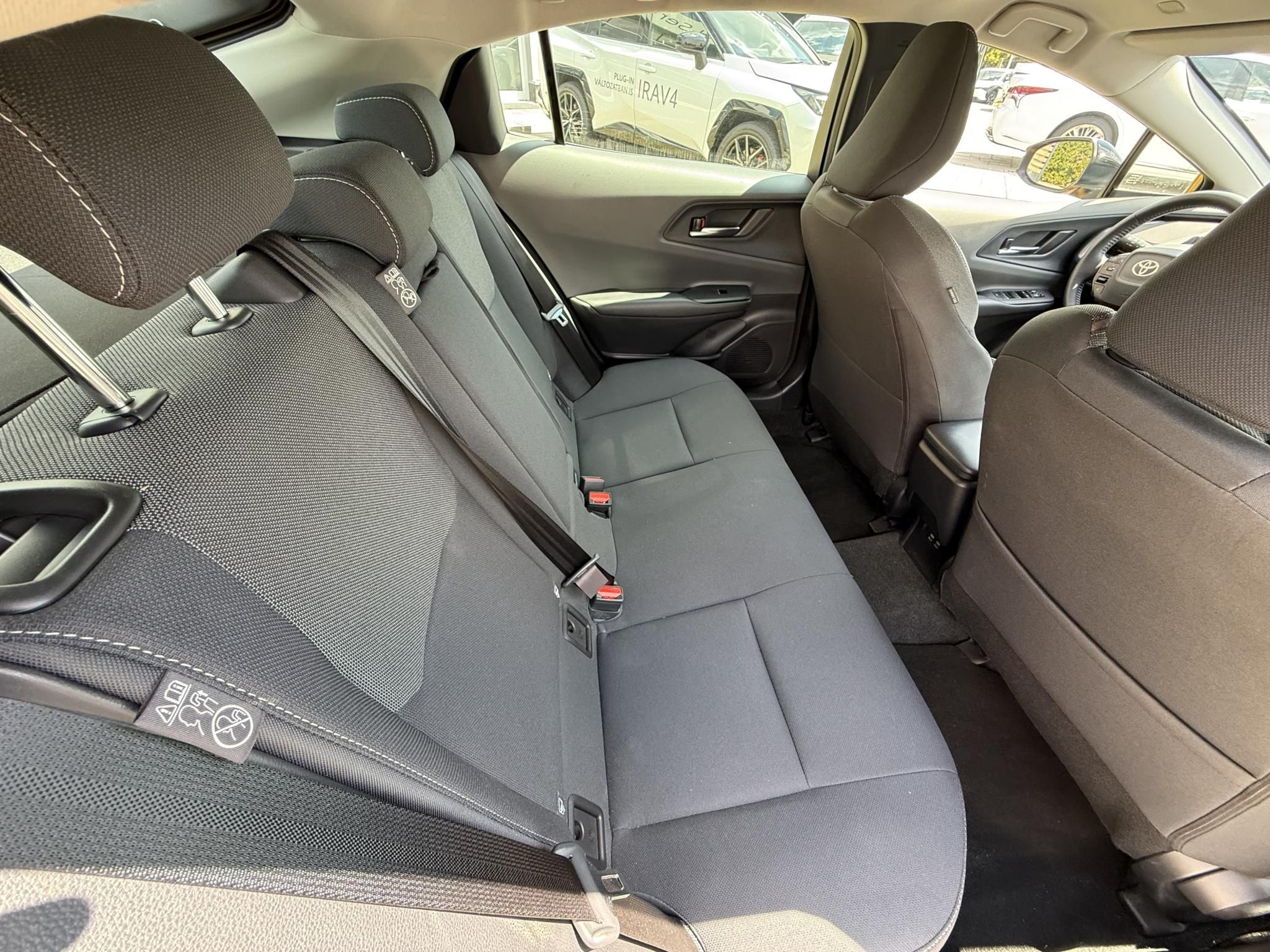 TOYOTA PRIUS 2.0 PHEV Prestige e-CVT + 2 év Toyota Minősített Használt Autó Garancia