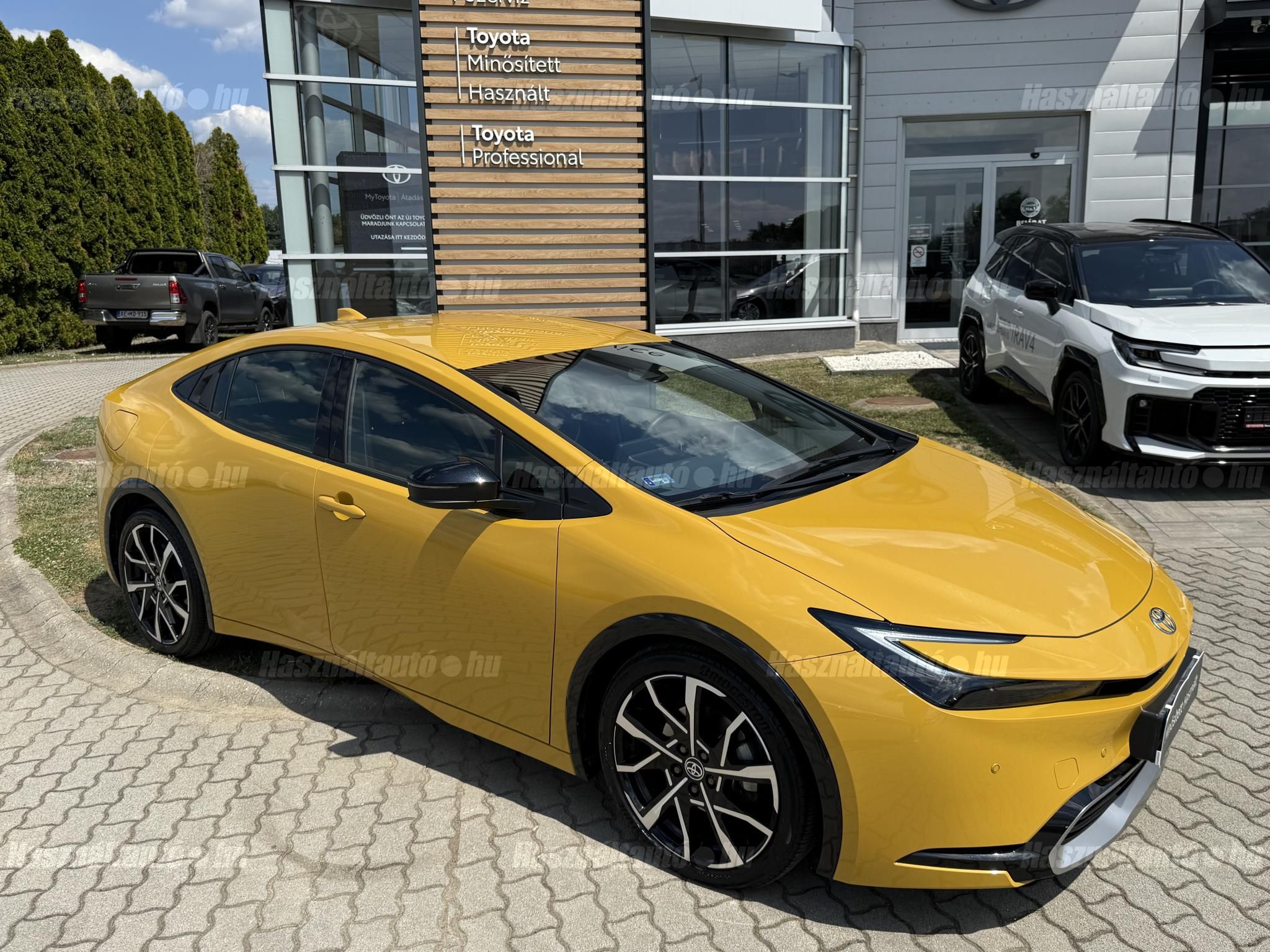 TOYOTA PRIUS 2.0 PHEV Prestige e-CVT + 2 év Toyota Minősített Használt Autó Garancia