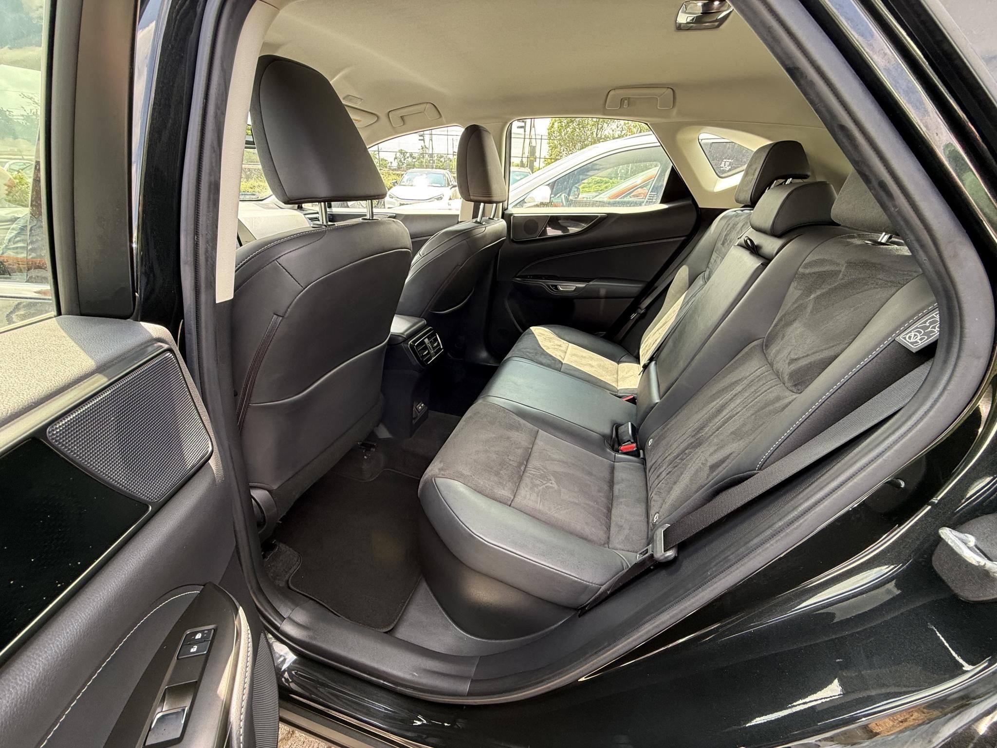 LEXUS NX 350h Elegance CVT + 2 év Lexus Select Minősített Használt Autó Garancia