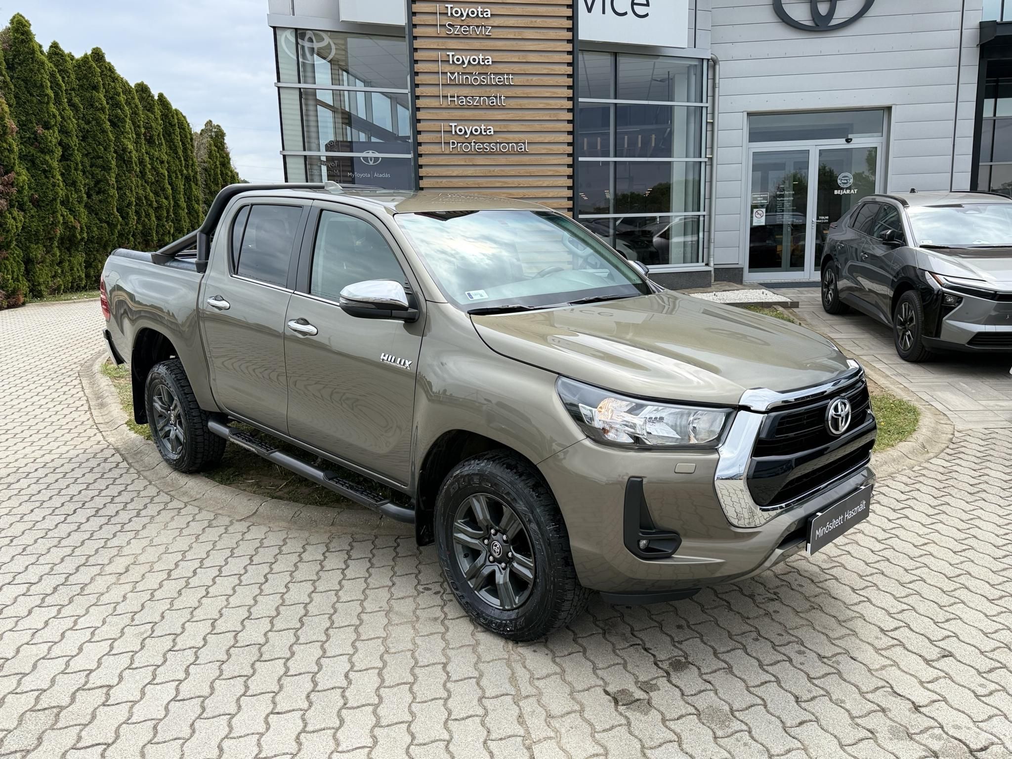 TOYOTA HILUX 2.8 D-4D 4x4 Double Active (Automata)