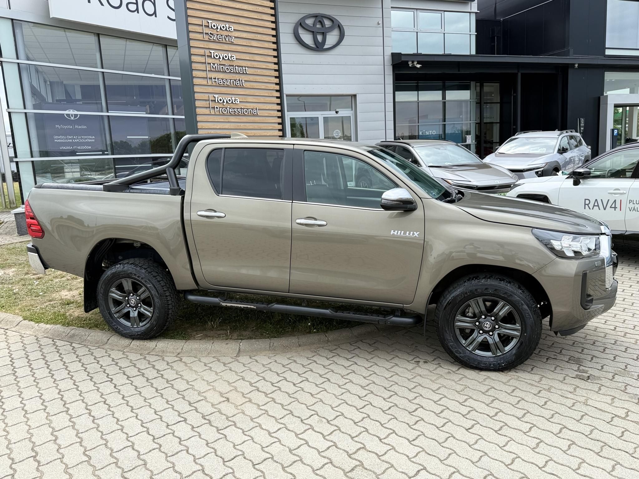 TOYOTA HILUX 2.8 D-4D 4x4 Double Active (Automata)