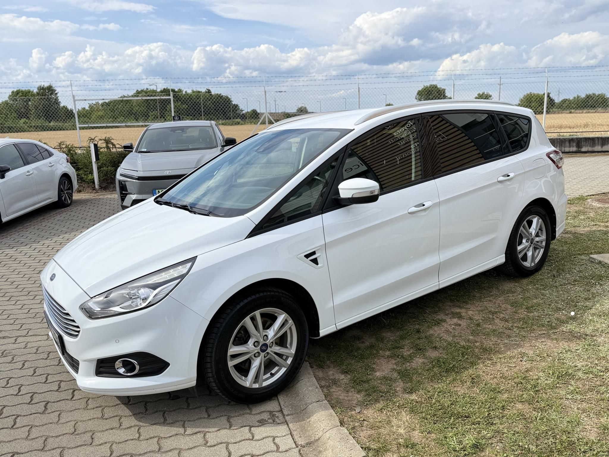 FORD S-MAX 1.5 EcoBoost Business Plus [7 személy]