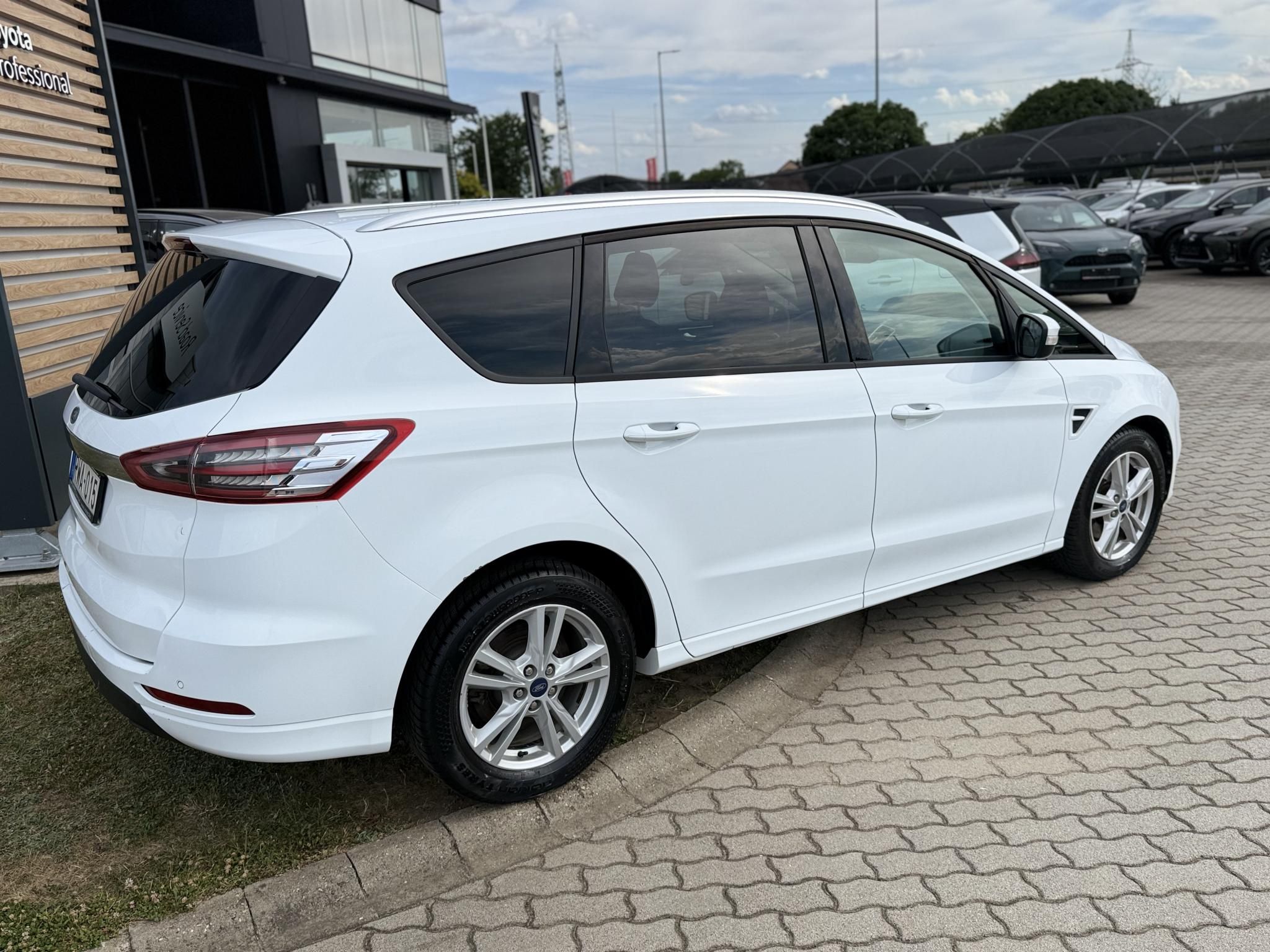 FORD S-MAX 1.5 EcoBoost Business Plus [7 személy]