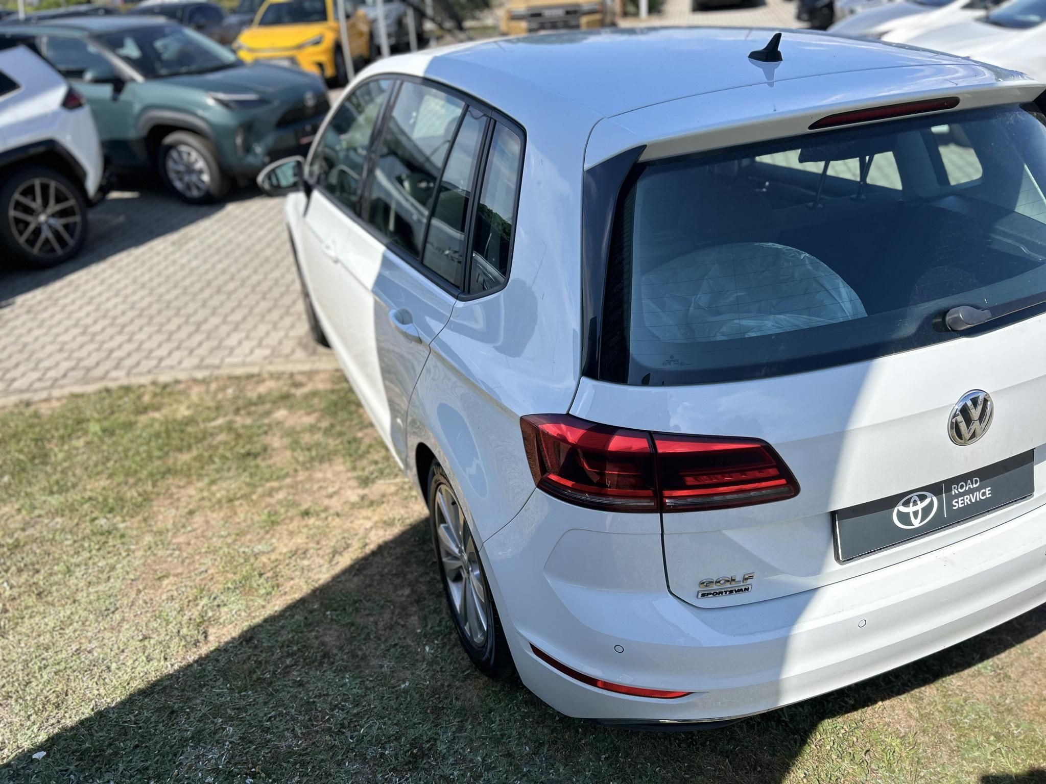 VOLKSWAGEN GOLF SPORTSVAN 1.5 TSI ACT Comfortline