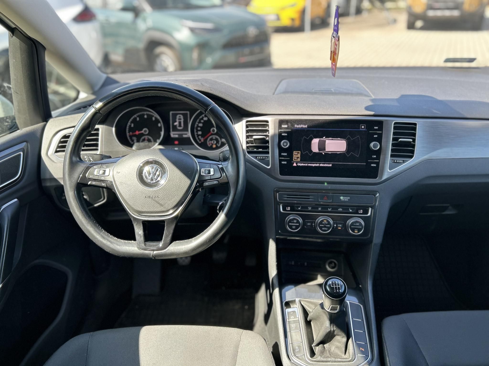 VOLKSWAGEN GOLF SPORTSVAN 1.5 TSI ACT Comfortline