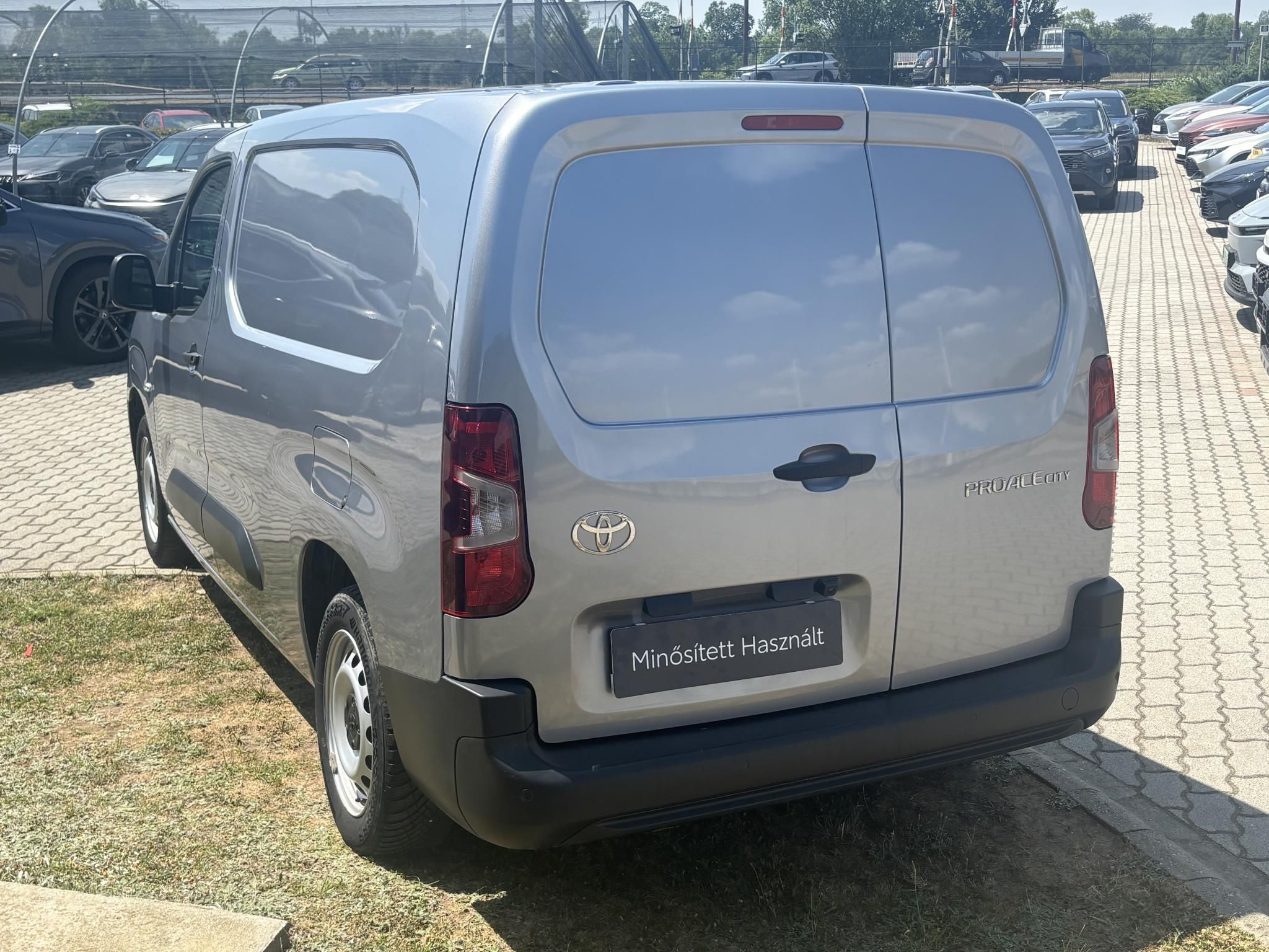 TOYOTA PROACE City 1.5 D Active Smart Cargo Multimedia L2H1