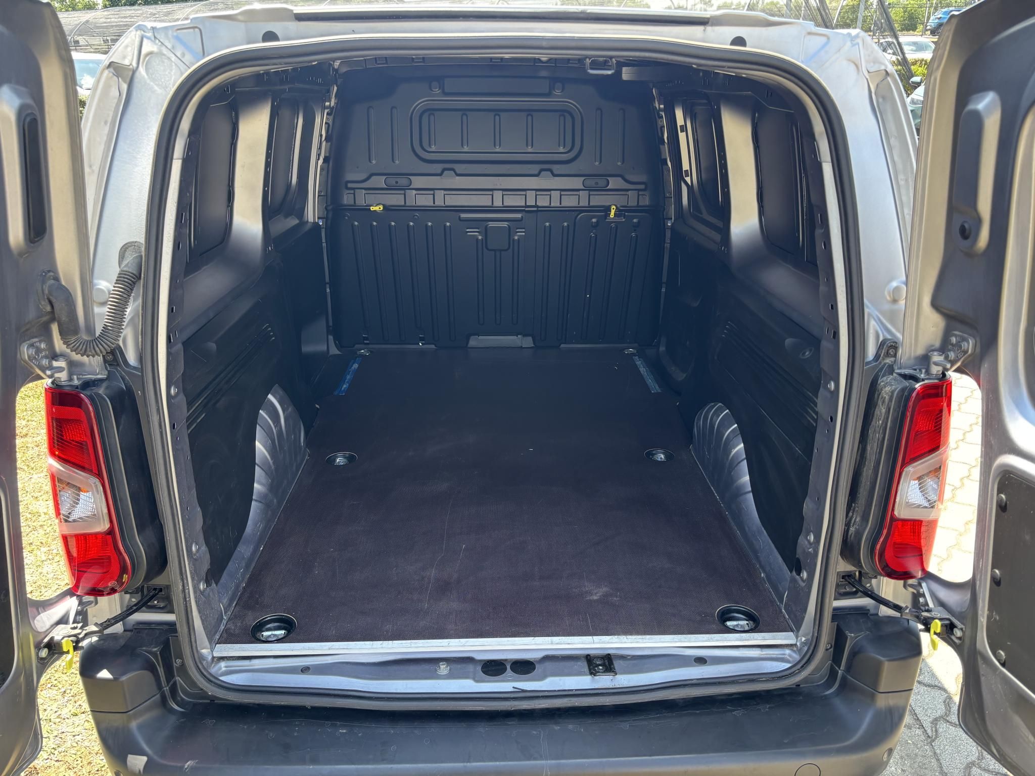 TOYOTA PROACE City 1.5 D Active Smart Cargo Multimedia L2H1