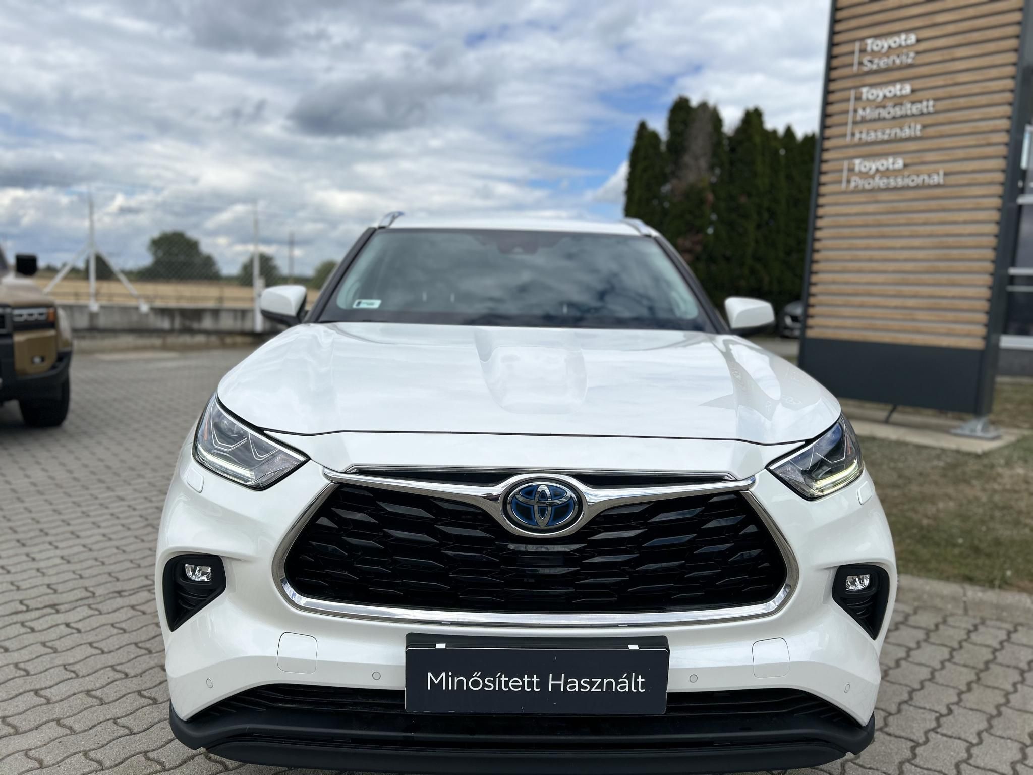 TOYOTA HIGHLANDER 2.5 Hybrid Prestige Tech CVT +2 ÉV TOYOTA MINŐSÍTETT HASZNÁLT GARANCIA