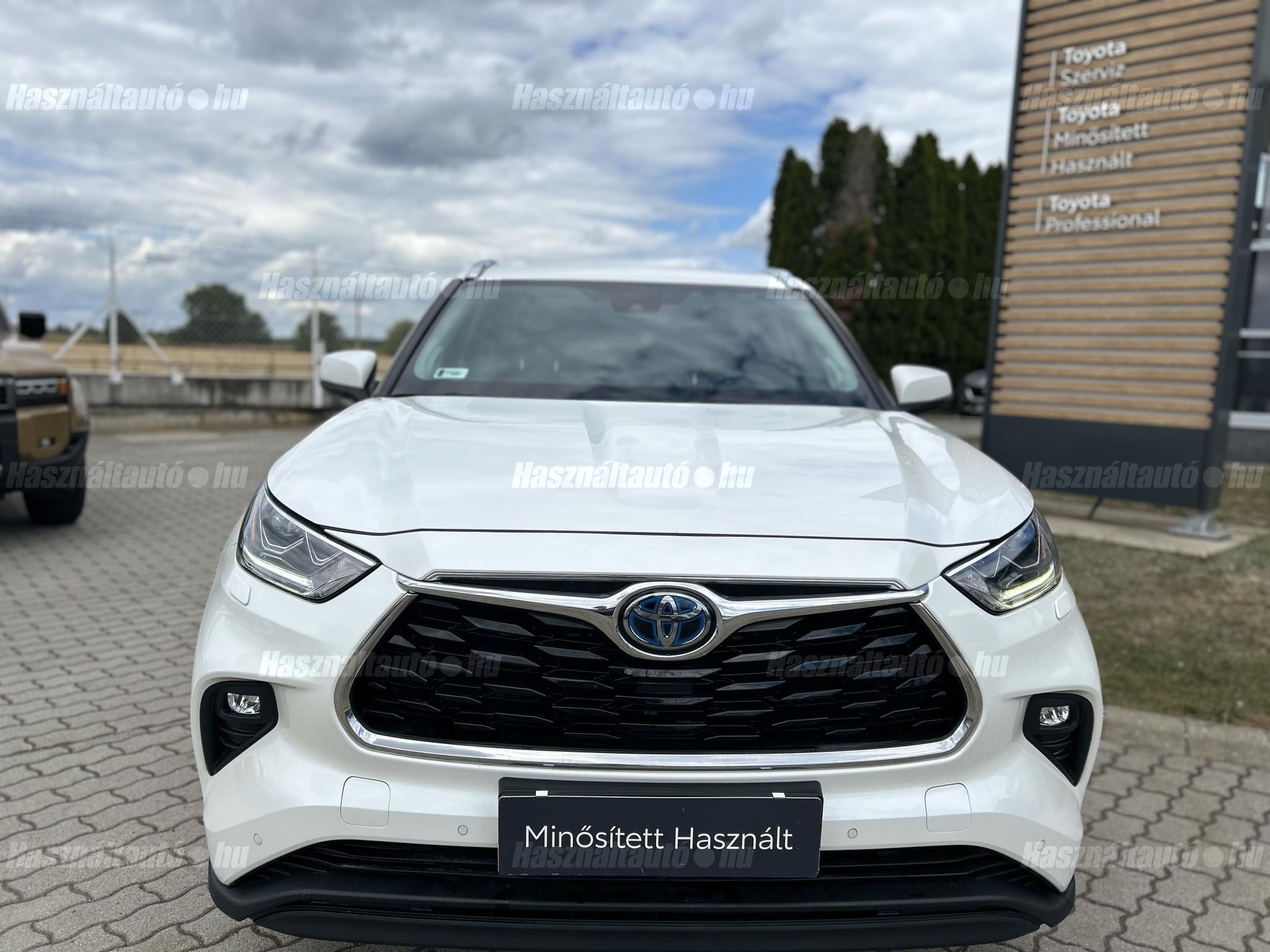 TOYOTA HIGHLANDER 2.5 Hybrid Prestige Tech CVT +2 ÉV TOYOTA MINŐSÍTETT HASZNÁLT GARANCIA