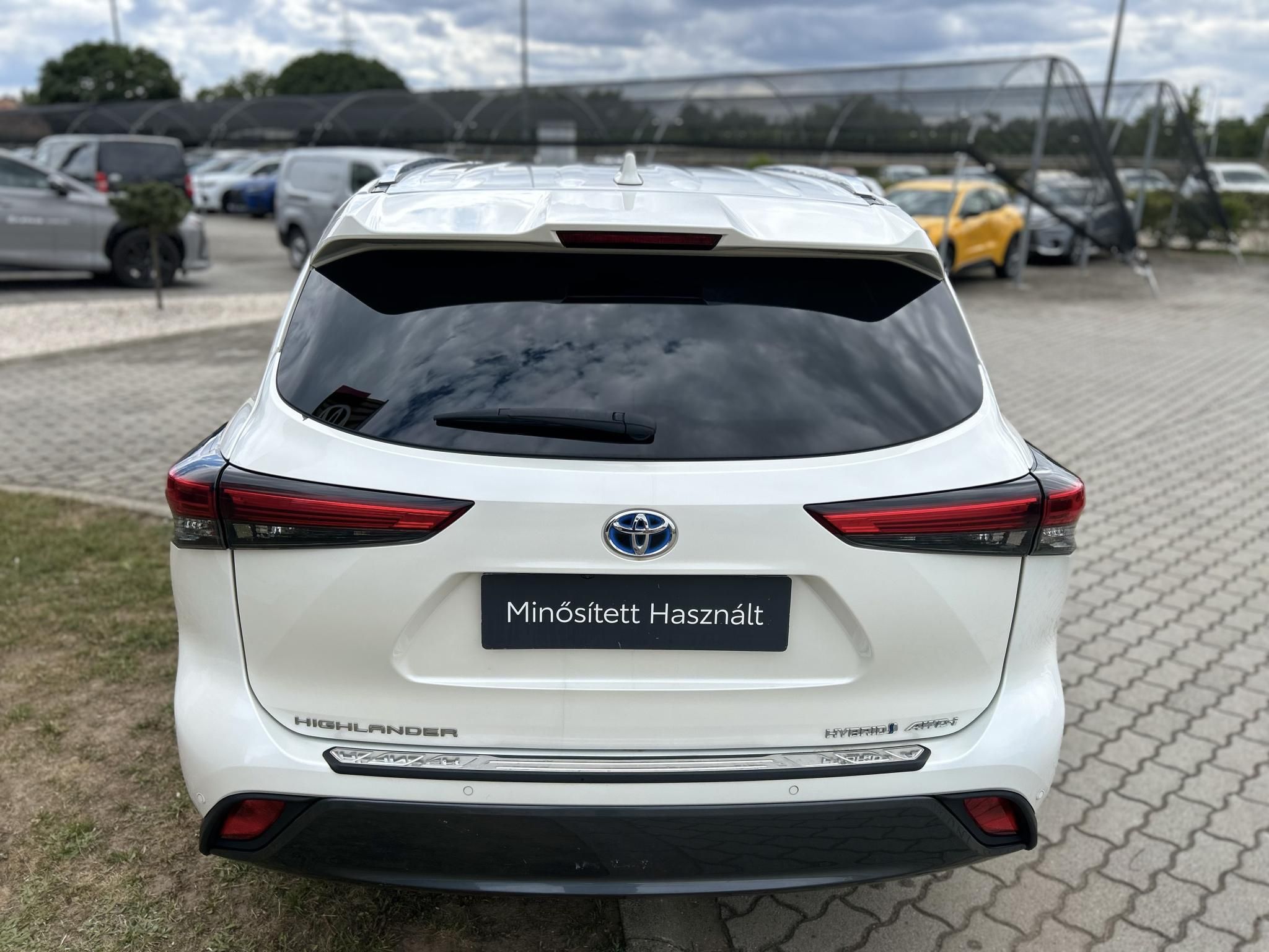 TOYOTA HIGHLANDER 2.5 Hybrid Prestige Tech CVT +2 ÉV TOYOTA MINŐSÍTETT HASZNÁLT GARANCIA