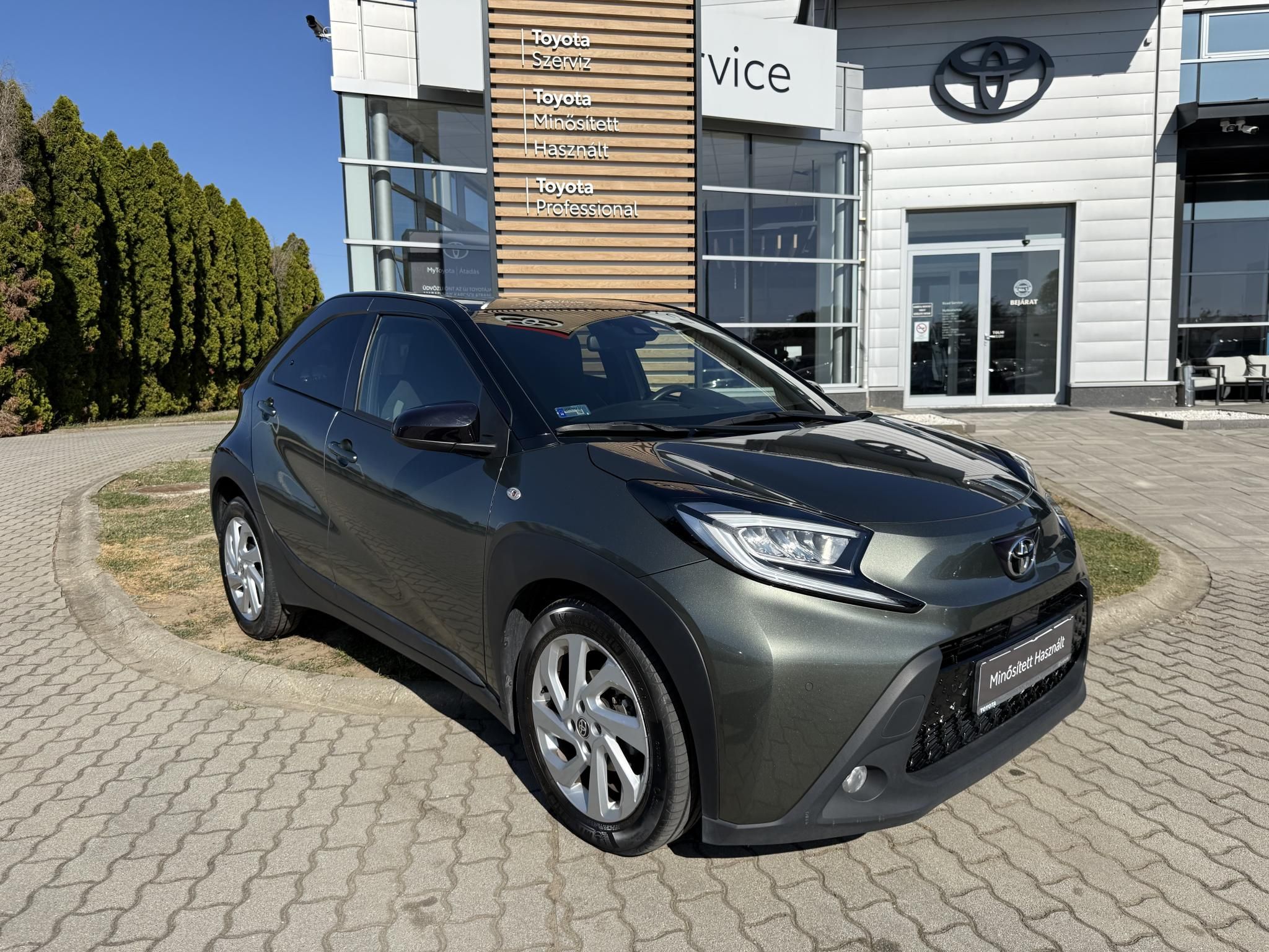 TOYOTA AYGO X 1.0 VVT-i Style Tech Vision + 2 év Toyota Minősített Használt Autó Garancia