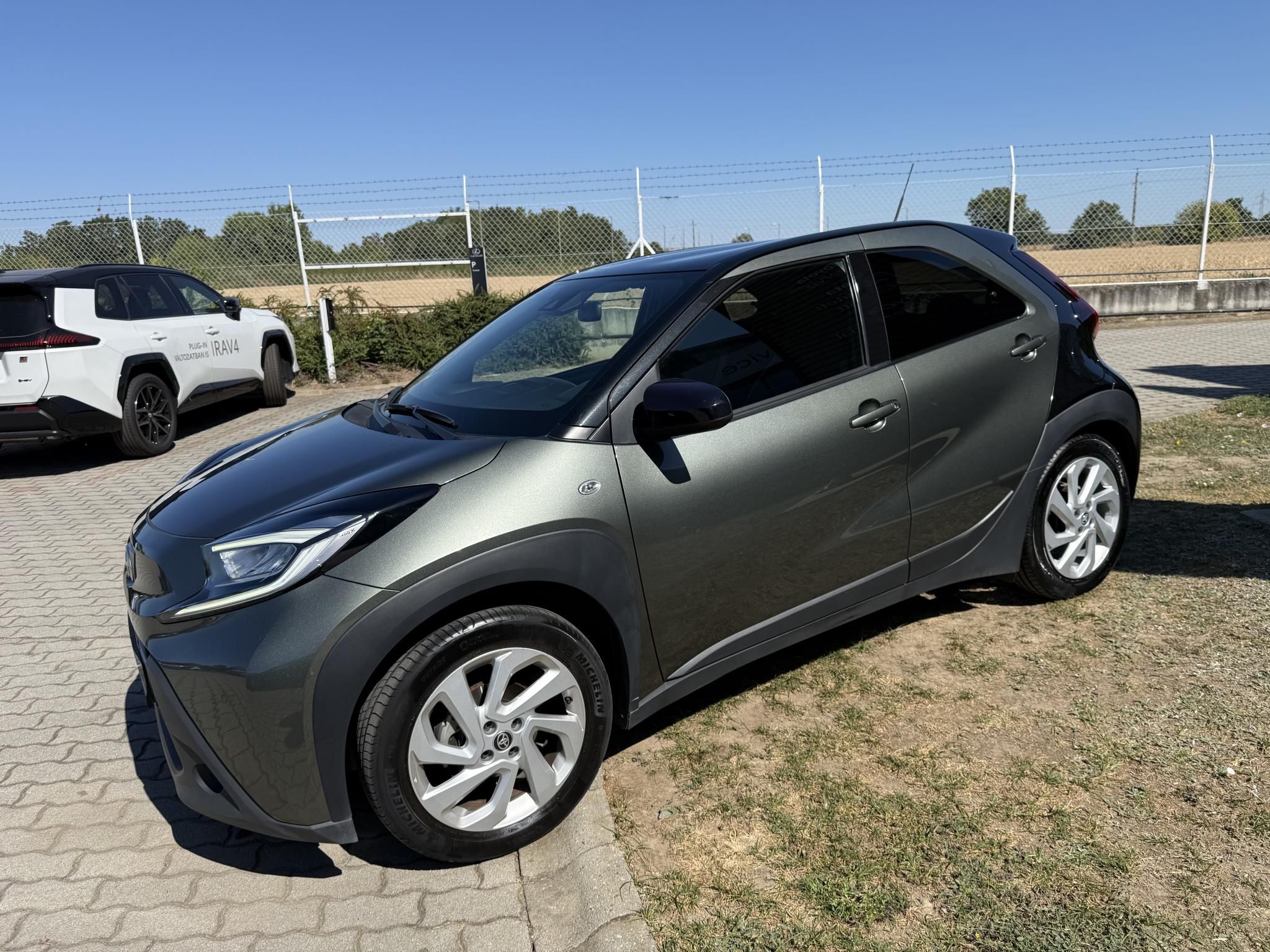 TOYOTA AYGO X 1.0 VVT-i Style Tech Vision + 2 év Toyota Minősített Használt Autó Garancia