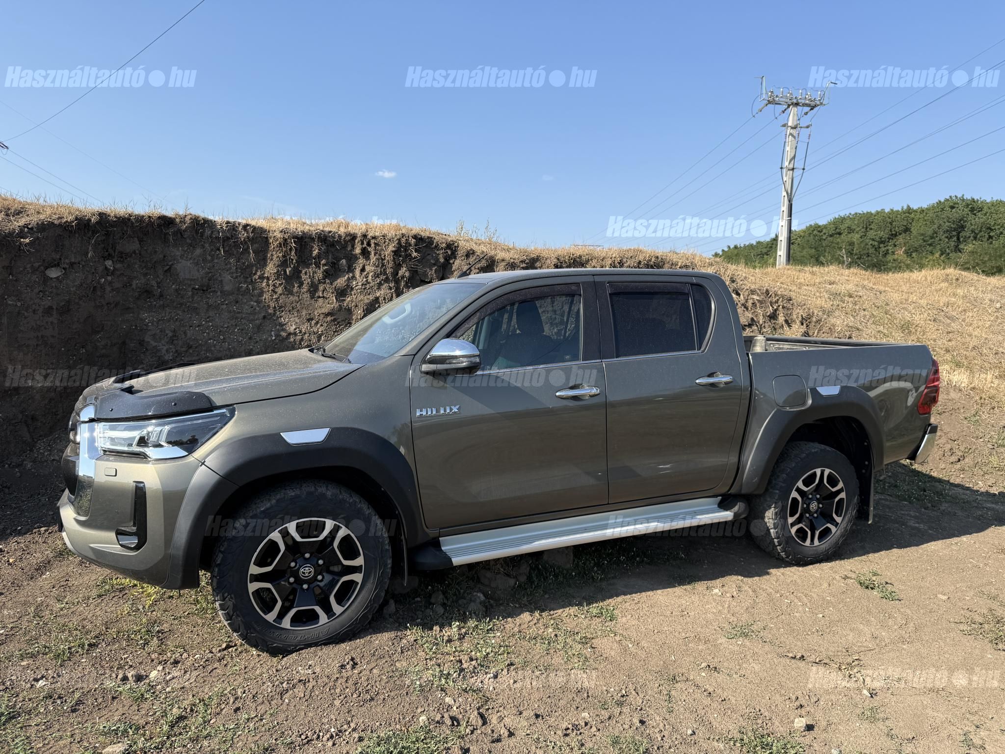 TOYOTA HILUX 2.8 D-4D 4x4 Double Executive (Automata) + 2 év Toyota Minősített Használt Autó Garancia