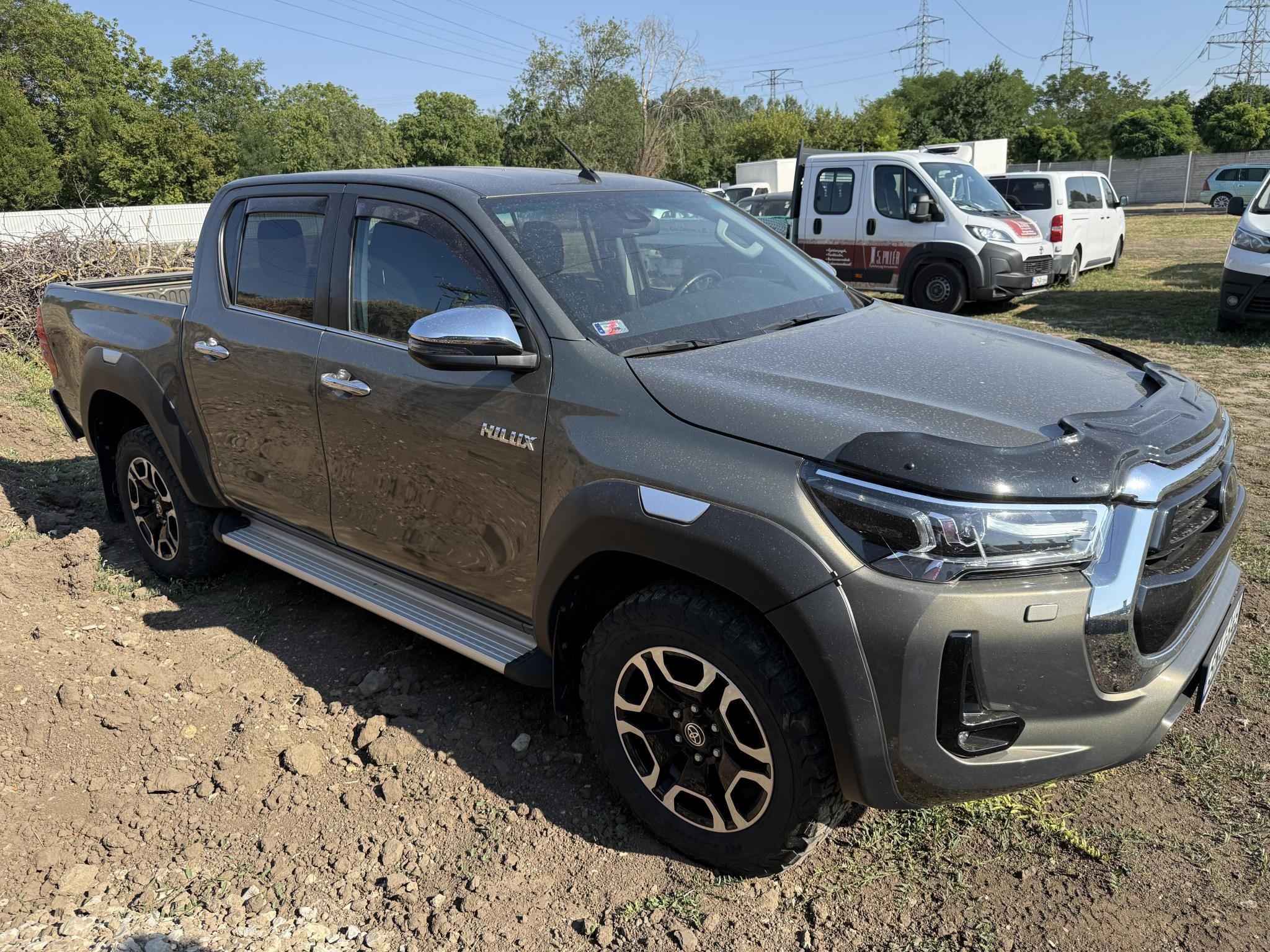 TOYOTA HILUX 2.8 D-4D 4x4 Double Executive (Automata) + 2 év Toyota Minősített Használt Autó Garancia