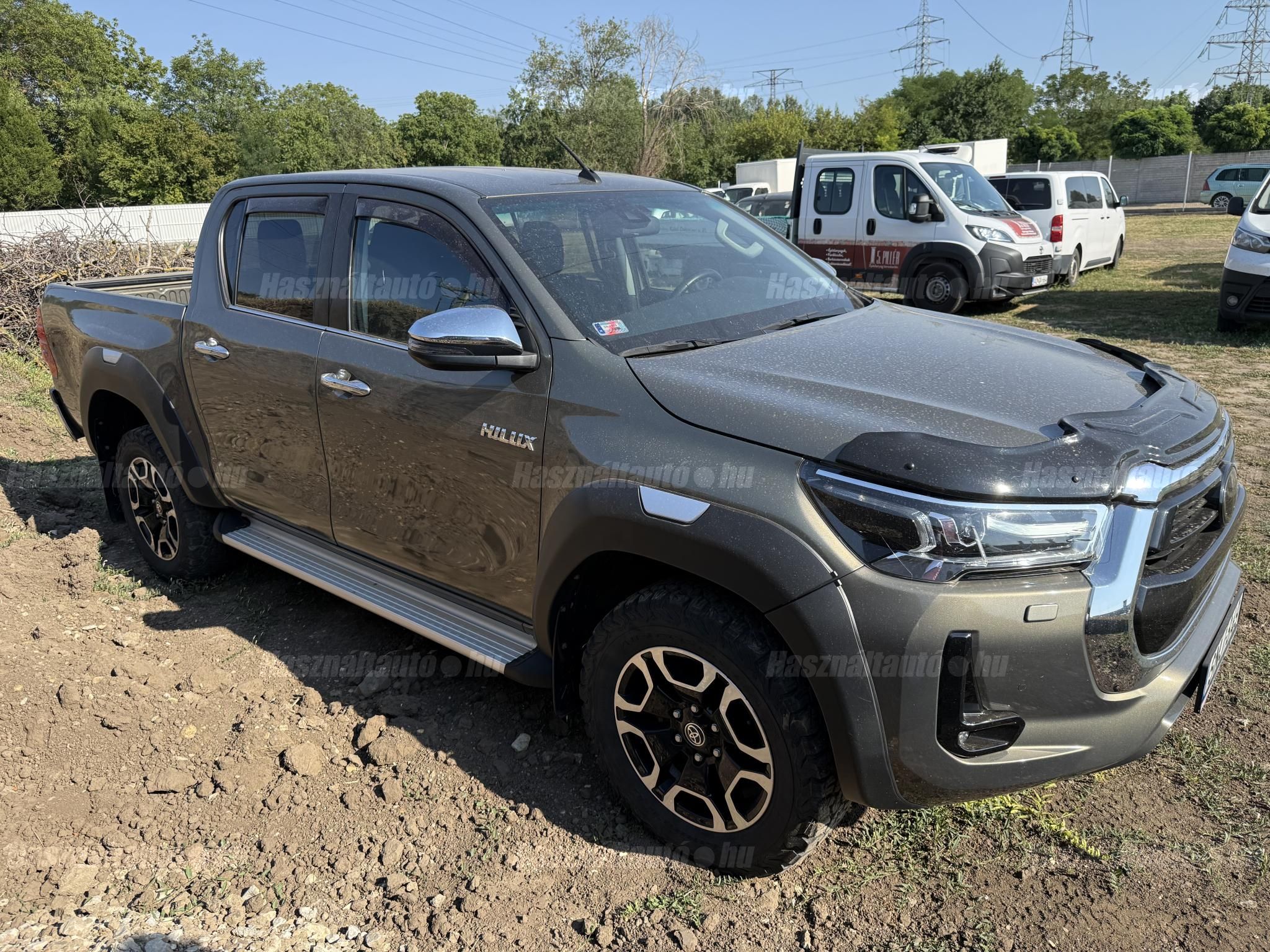 TOYOTA HILUX 2.8 D-4D 4x4 Double Executive (Automata) + 2 év Toyota Minősített Használt Autó Garancia