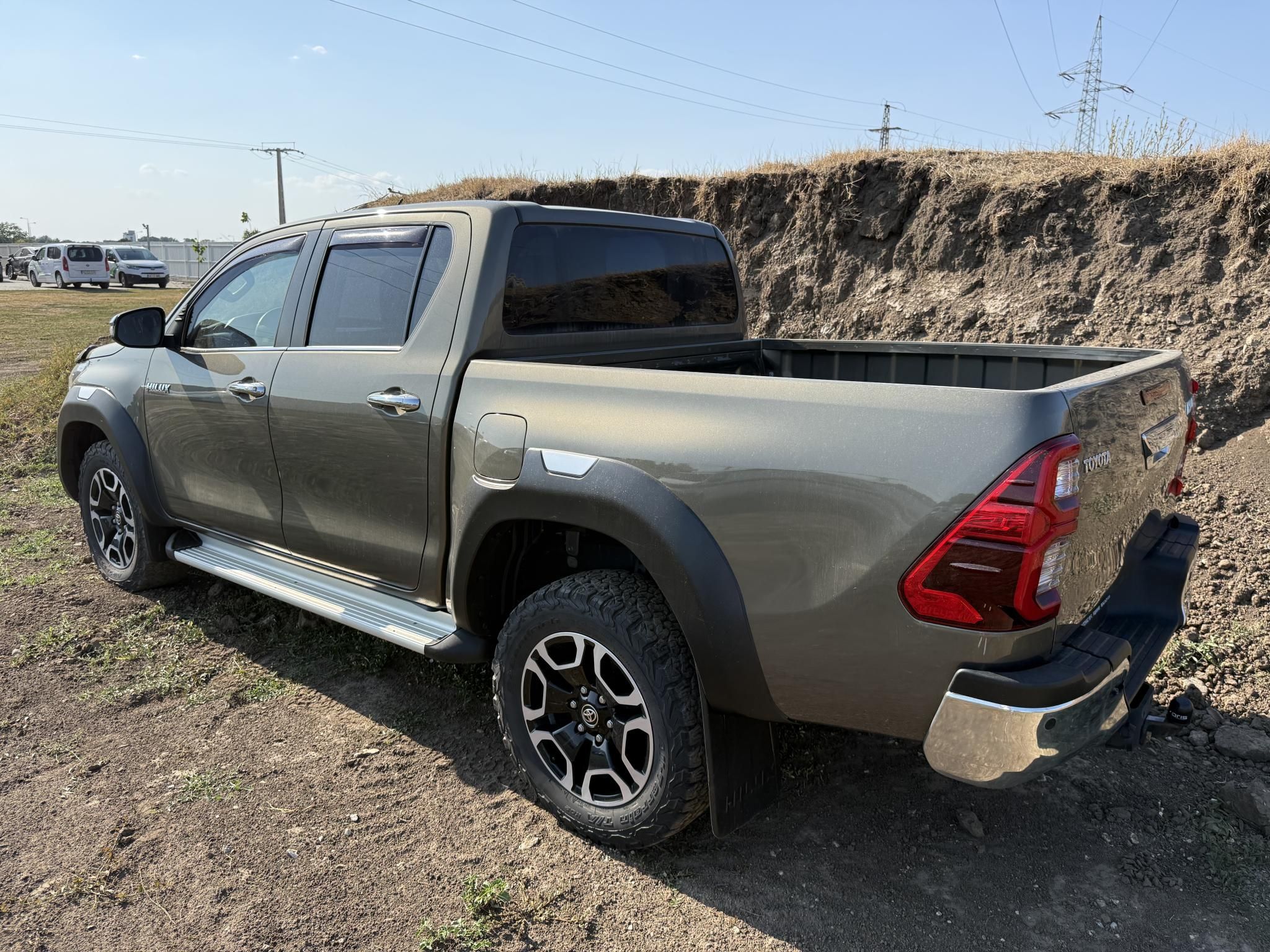 TOYOTA HILUX 2.8 D-4D 4x4 Double Executive (Automata) + 2 év Toyota Minősített Használt Autó Garancia