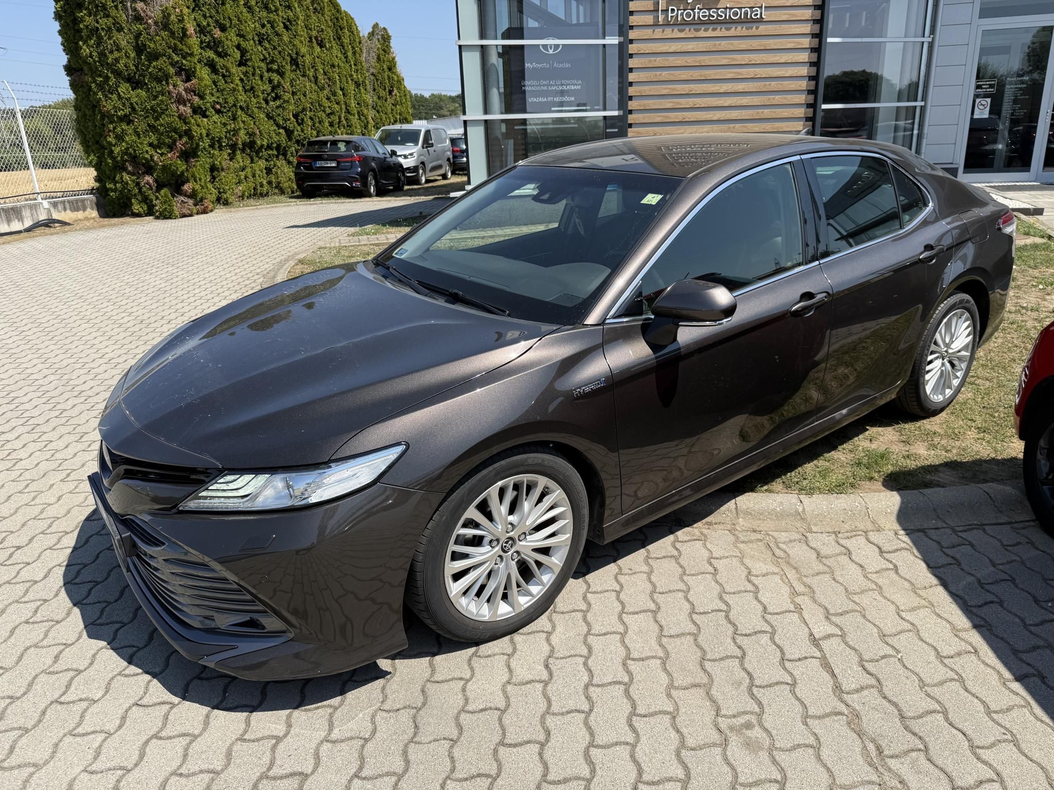 TOYOTA CAMRY 2.5 Hybrid Executive CVT + 2 év Toyota Minősített Használt Autó Garancia