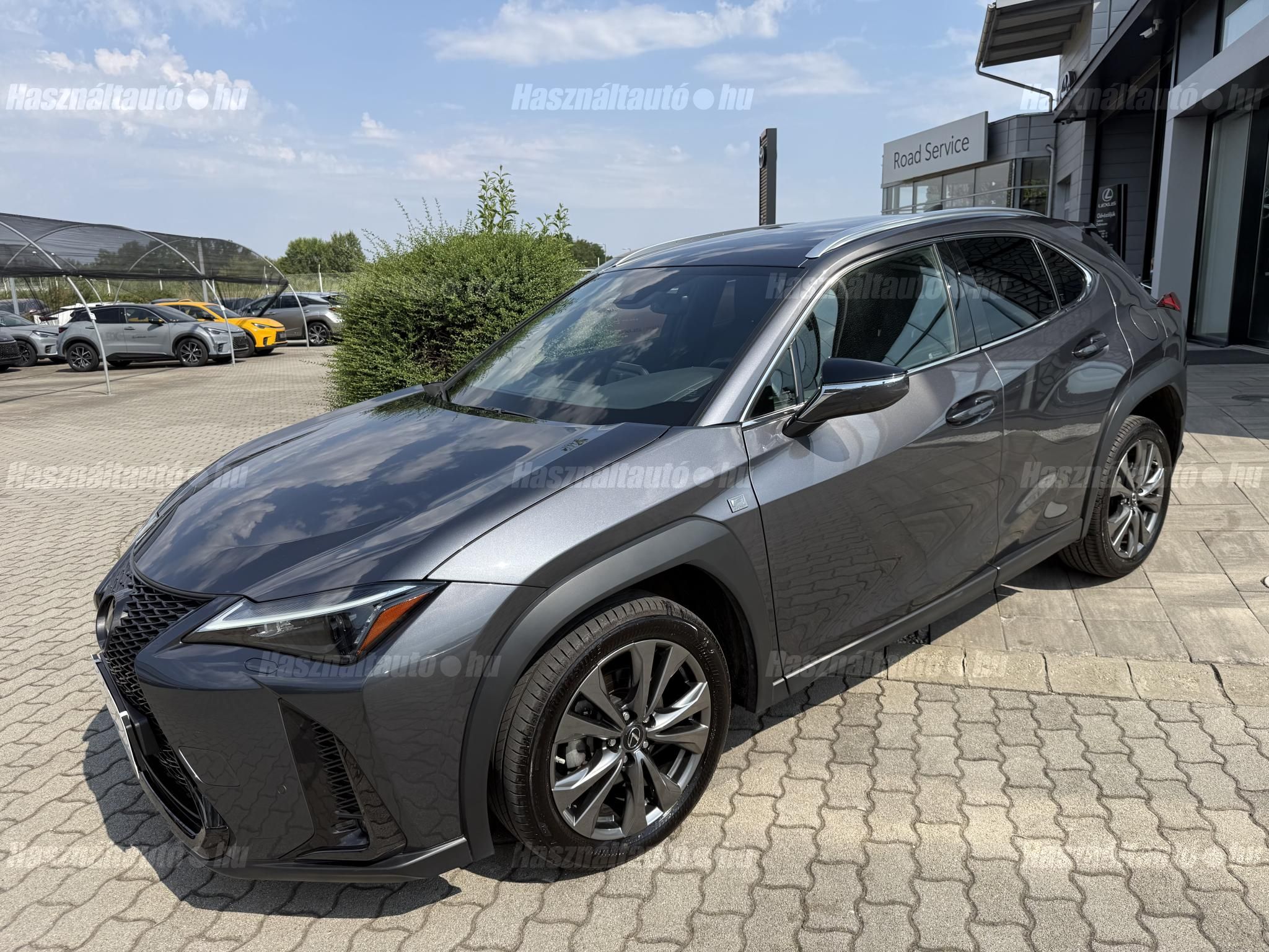 LEXUS UX 250h F Sport Design CVT + 2 év Lexus Select Garancia