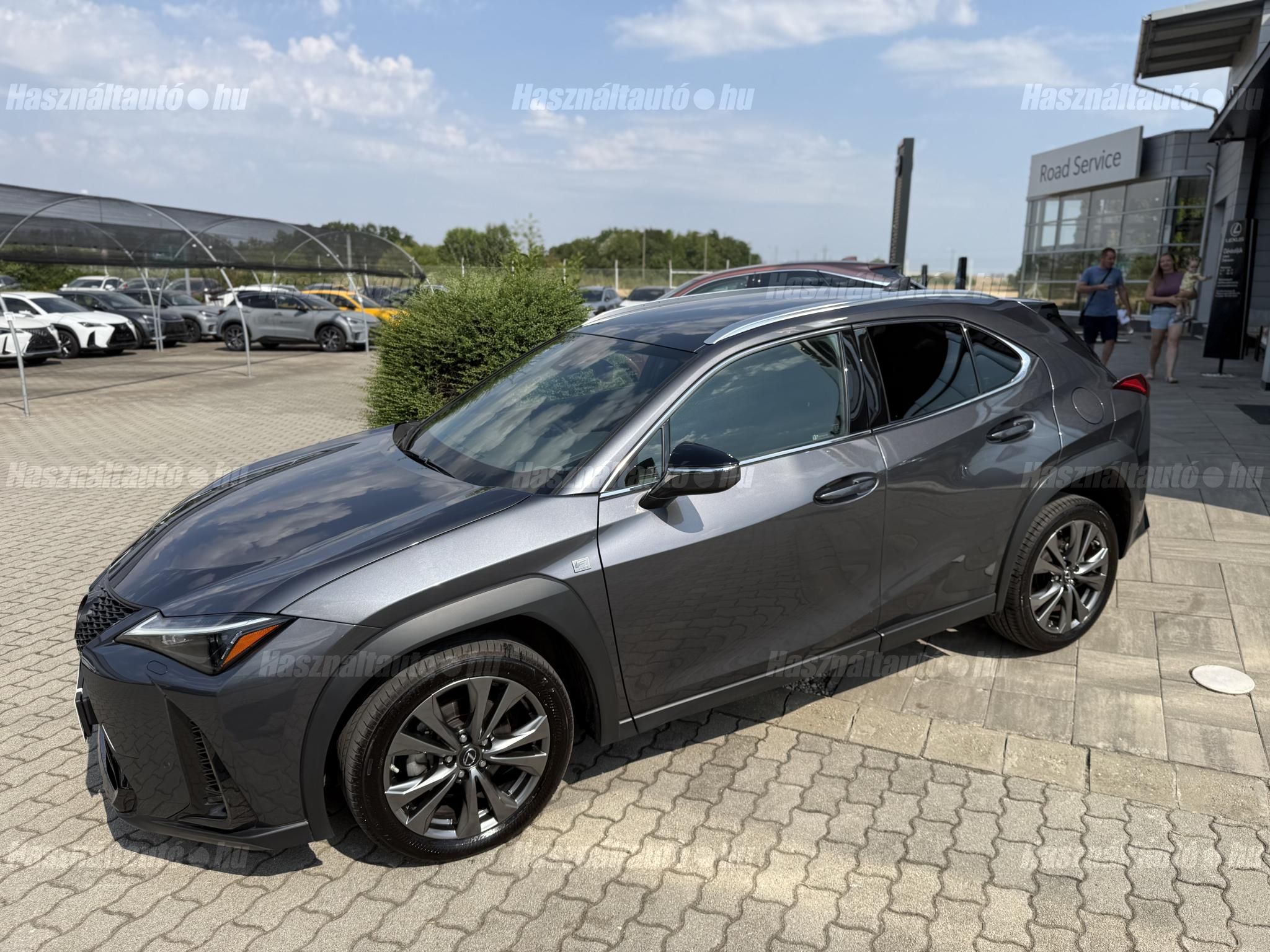 LEXUS UX 250h F Sport Design CVT + 2 év Lexus Select Garancia