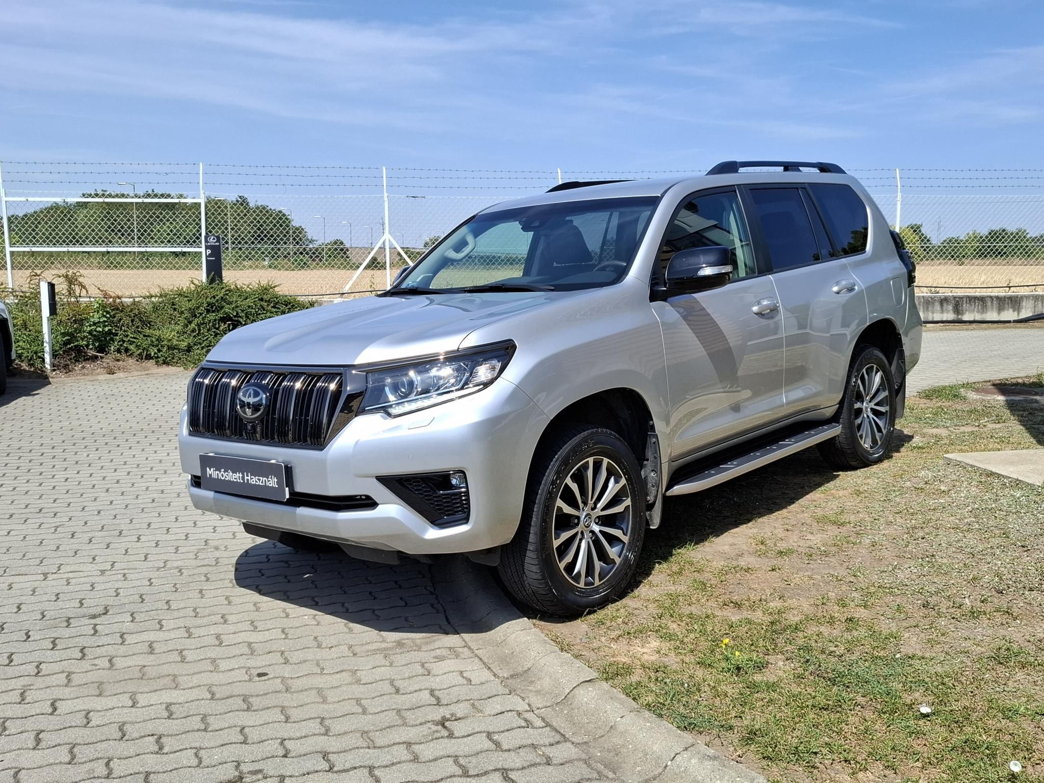 TOYOTA LAND CRUISER Prado 2.8 D-4D Executive (Automata) Á F A-s autó!! + 2 év Toyota Minősített Használt Autó Garancia