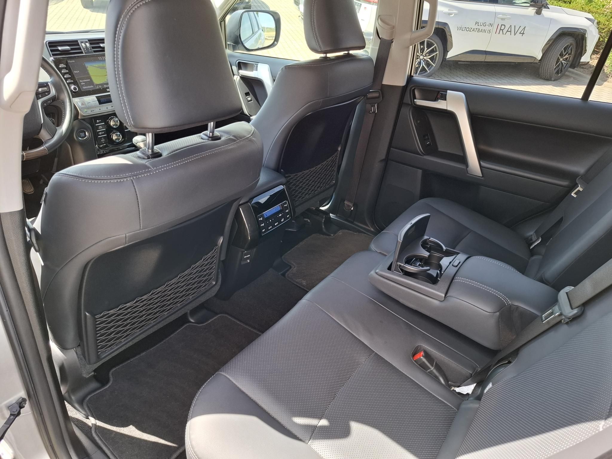 TOYOTA LAND CRUISER Prado 2.8 D-4D Executive (Automata) Á F A-s autó!! + 2 év Toyota Minősített Használt Autó Garancia