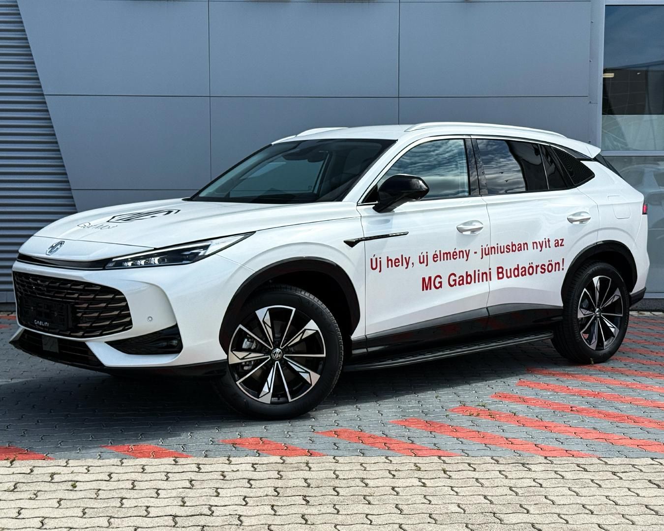 MG HS 1.5 T-GDI PHEV Luxury (Automata) 0% THM. 50% KEDVEZMÉNY PRÉMIUM TÉLIGUMI SZET - 2. kép