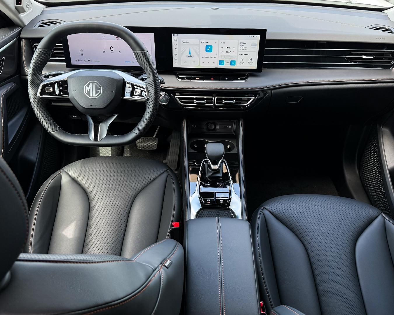 MG HS 1.5 T-GDI PHEV Luxury (Automata) 0% THM. 50% KEDVEZMÉNY PRÉMIUM TÉLIGUMI SZET - 6. kép