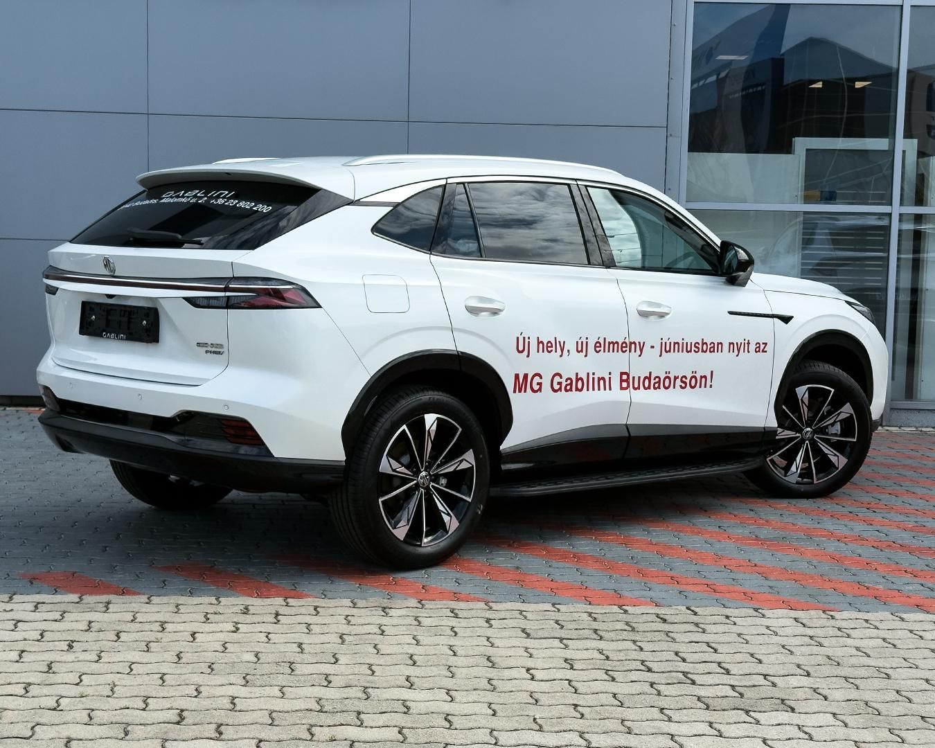 MG HS 1.5 T-GDI PHEV Luxury (Automata) 0% THM. 50% KEDVEZMÉNY PRÉMIUM TÉLIGUMI SZET - 8. kép