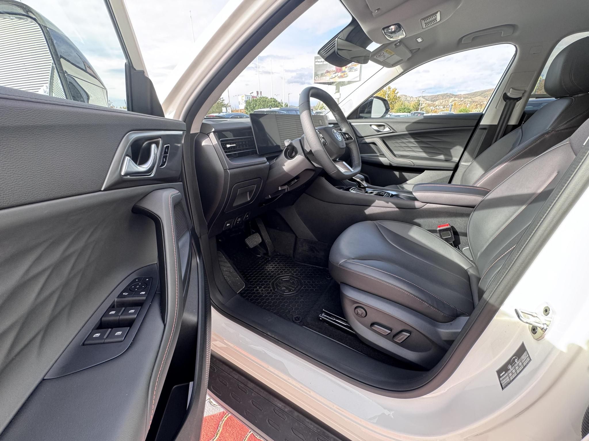 MG HS 1.5 T-GDI PHEV Luxury (Automata) TESZTAUTÓ - 10. kép