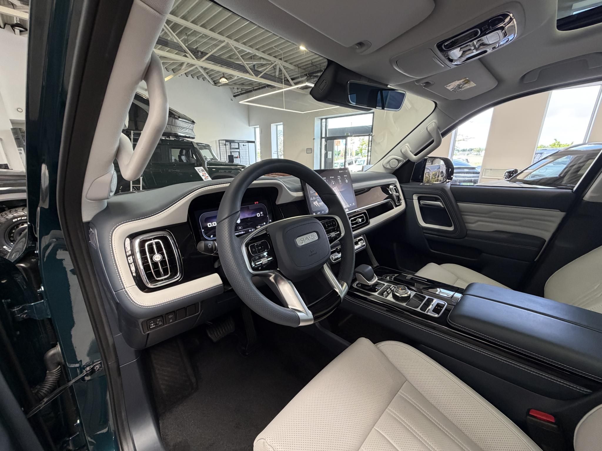 BAIC BJ60 48V mild hybrid Flagship 7 üléses BEVEZETŐ ÁRON - 12. kép