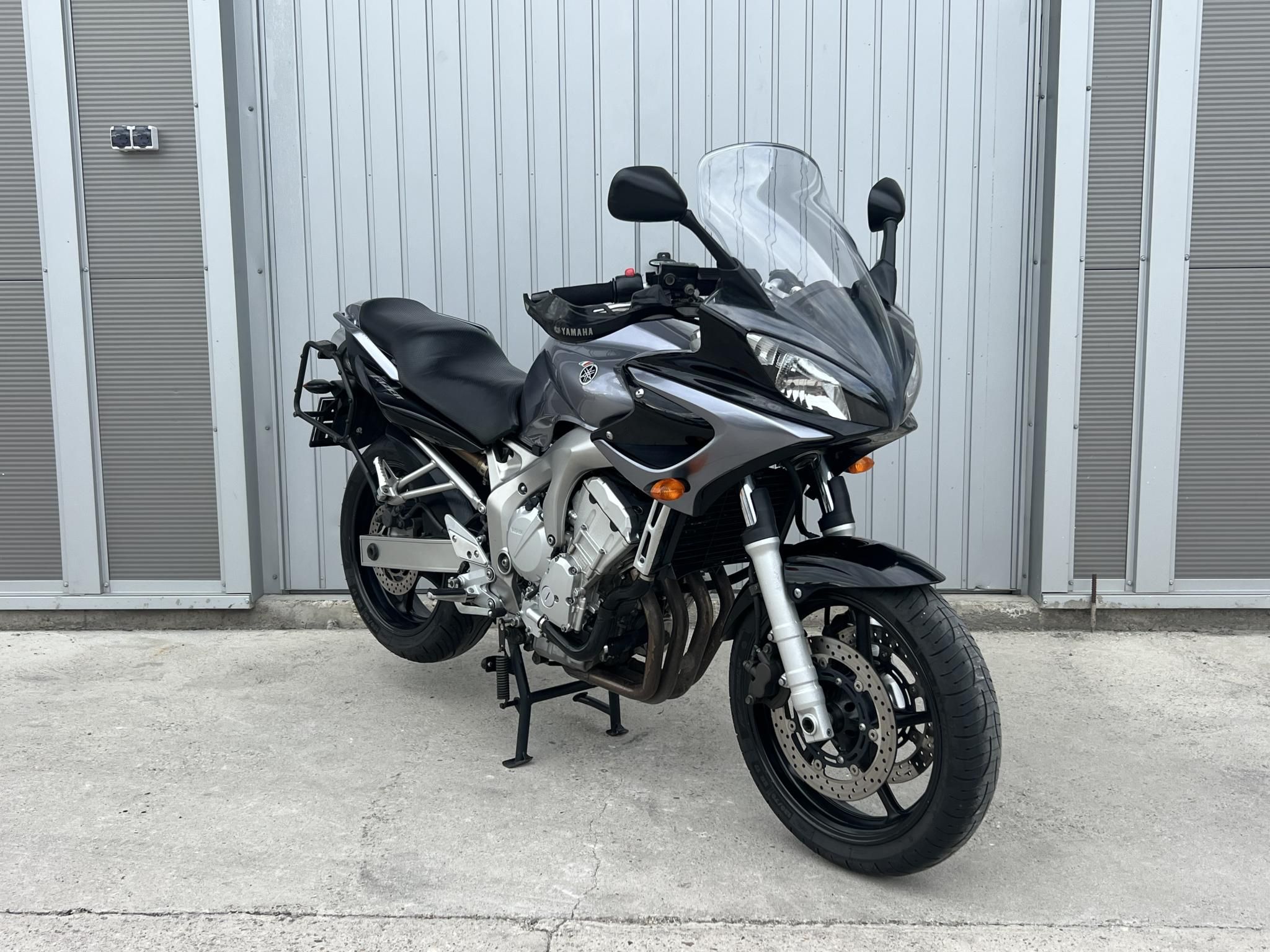 YAMAHA FZ6-S (FAZER)