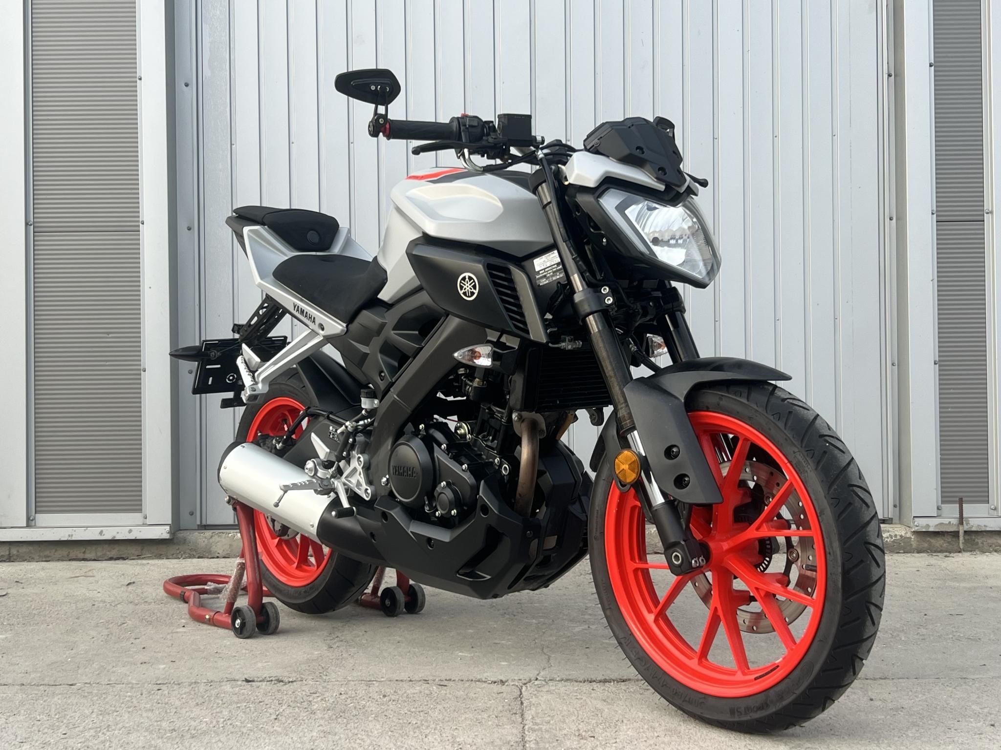 YAMAHA MT-125