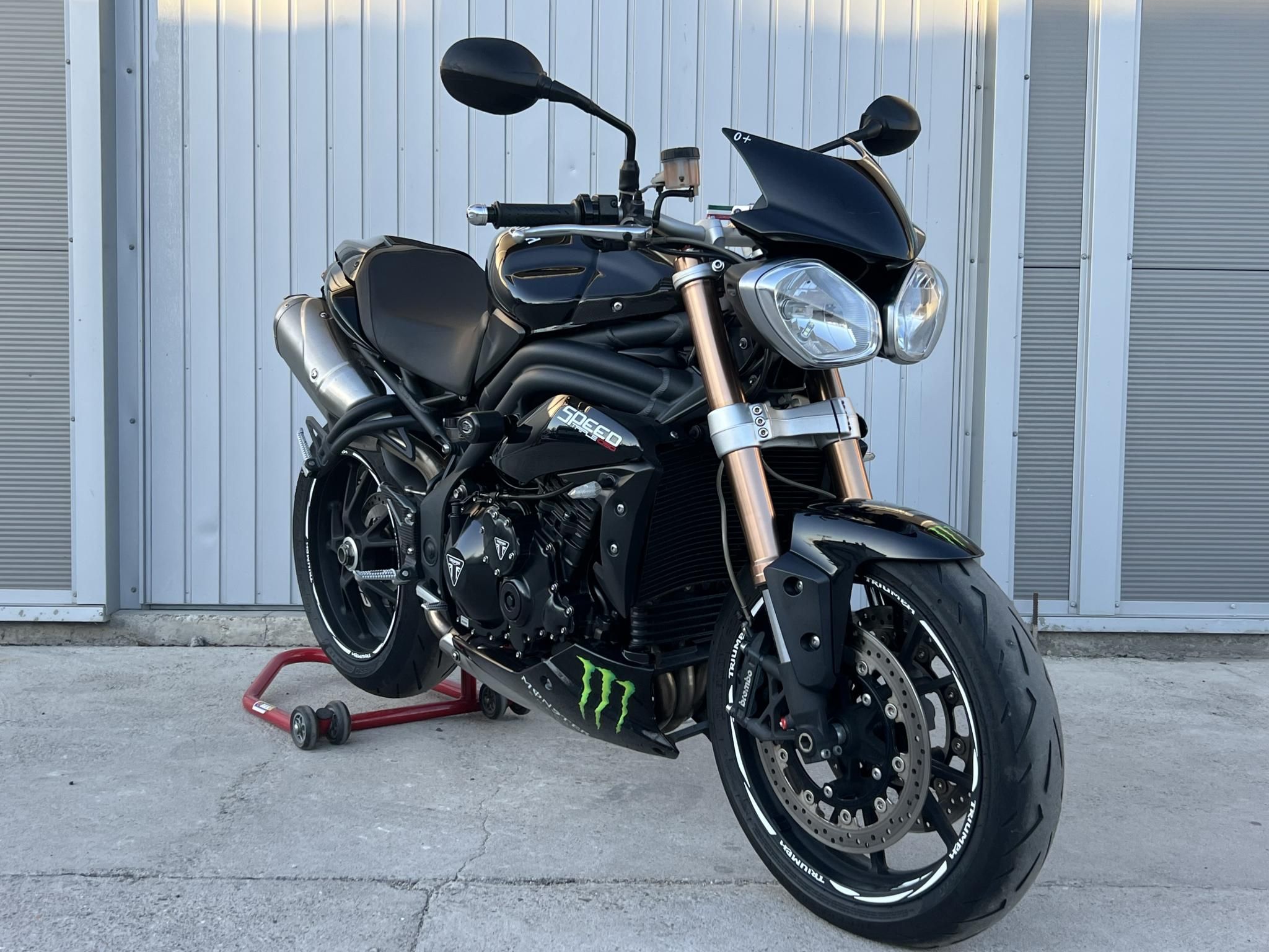 TRIUMPH SPEED TRIPLE 1050
