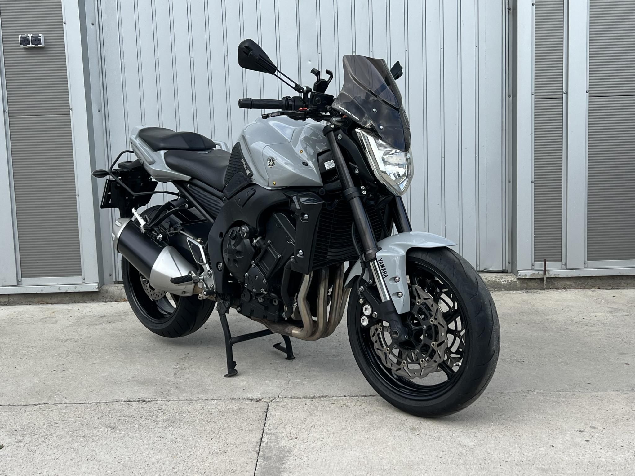 YAMAHA FZ1
