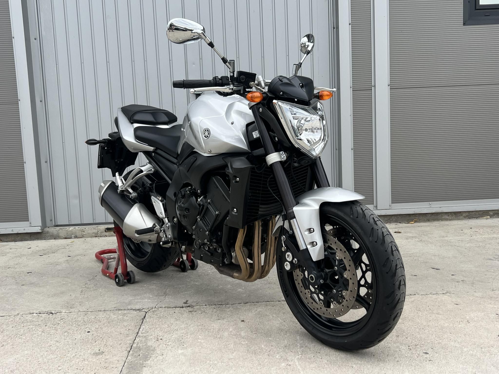 YAMAHA FZ1
