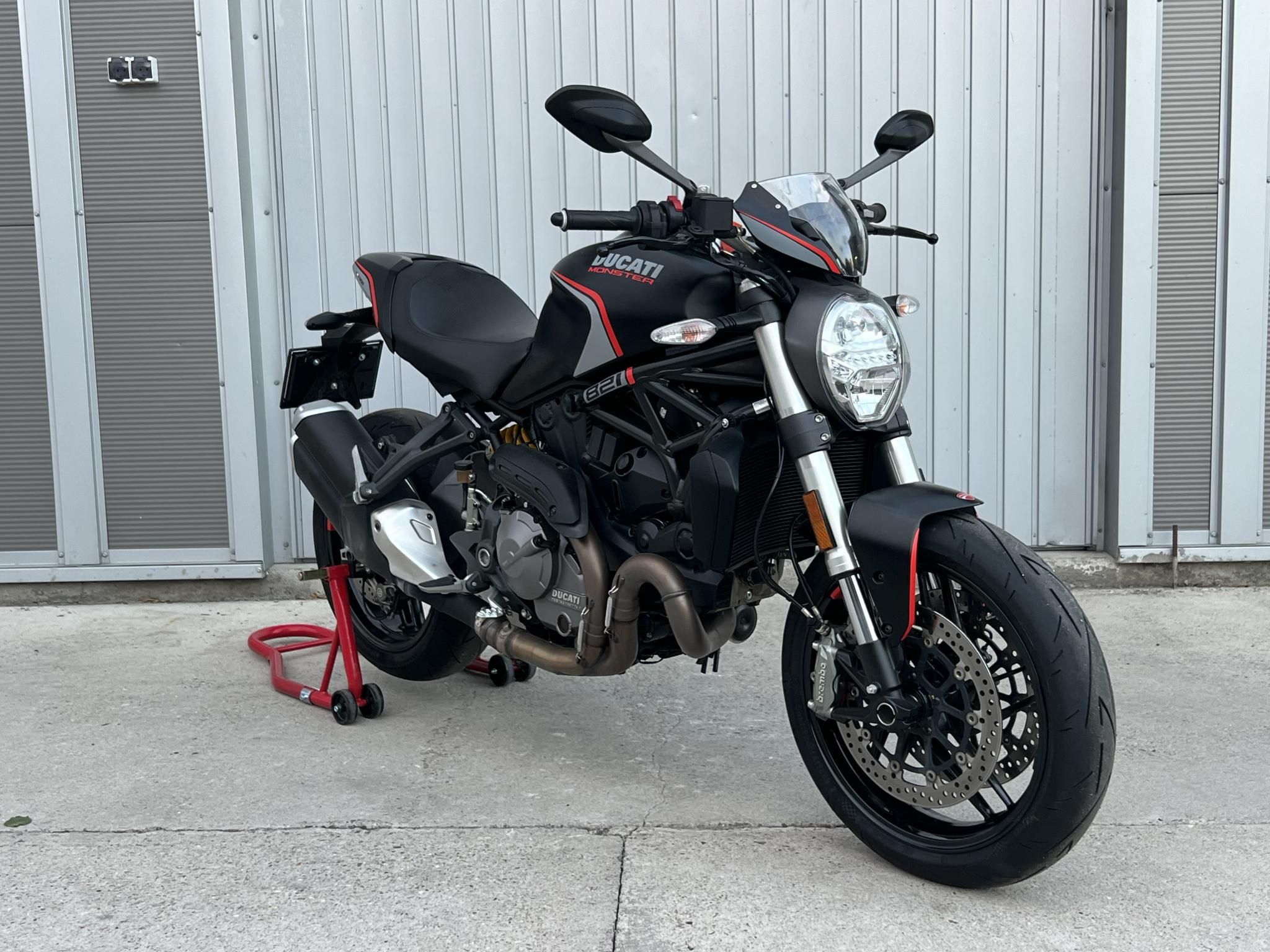 DUCATI MONSTER 821