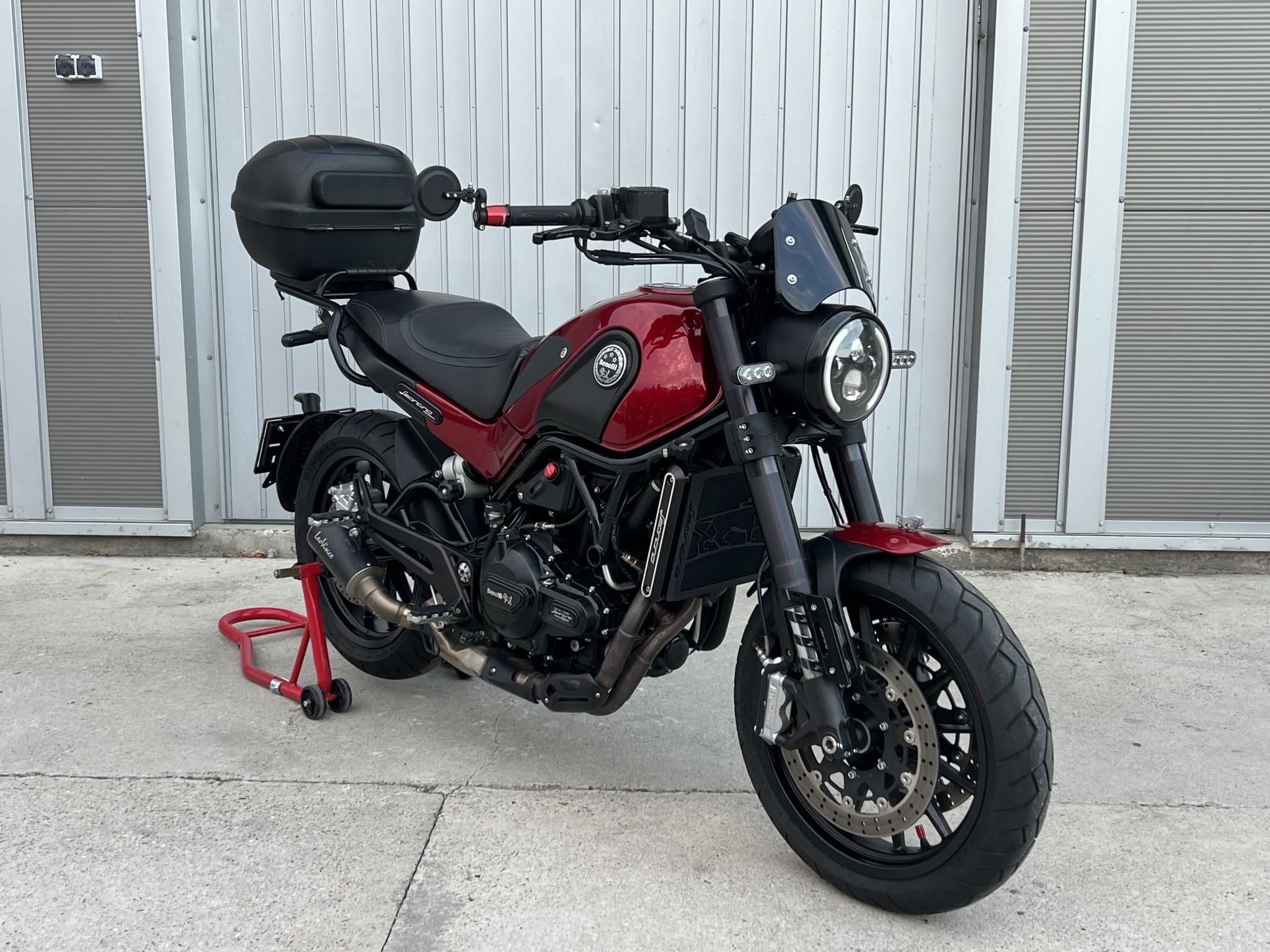 BENELLI LEONCINO 500 Leo Vince kipufogóval!
