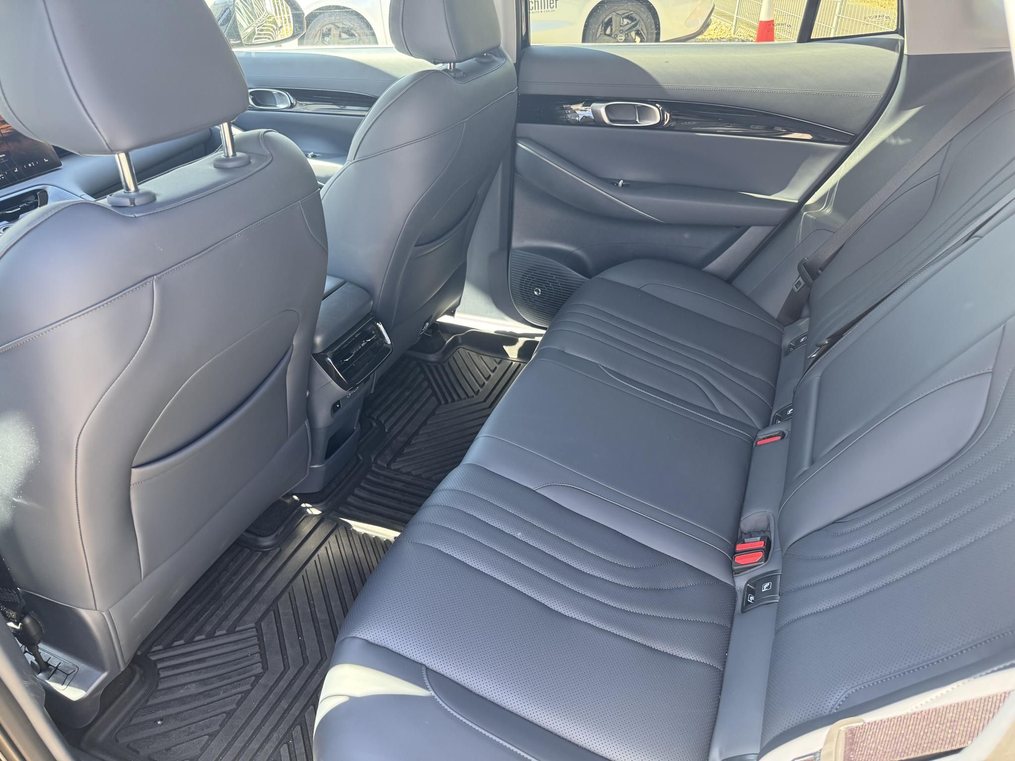 GEELY E5